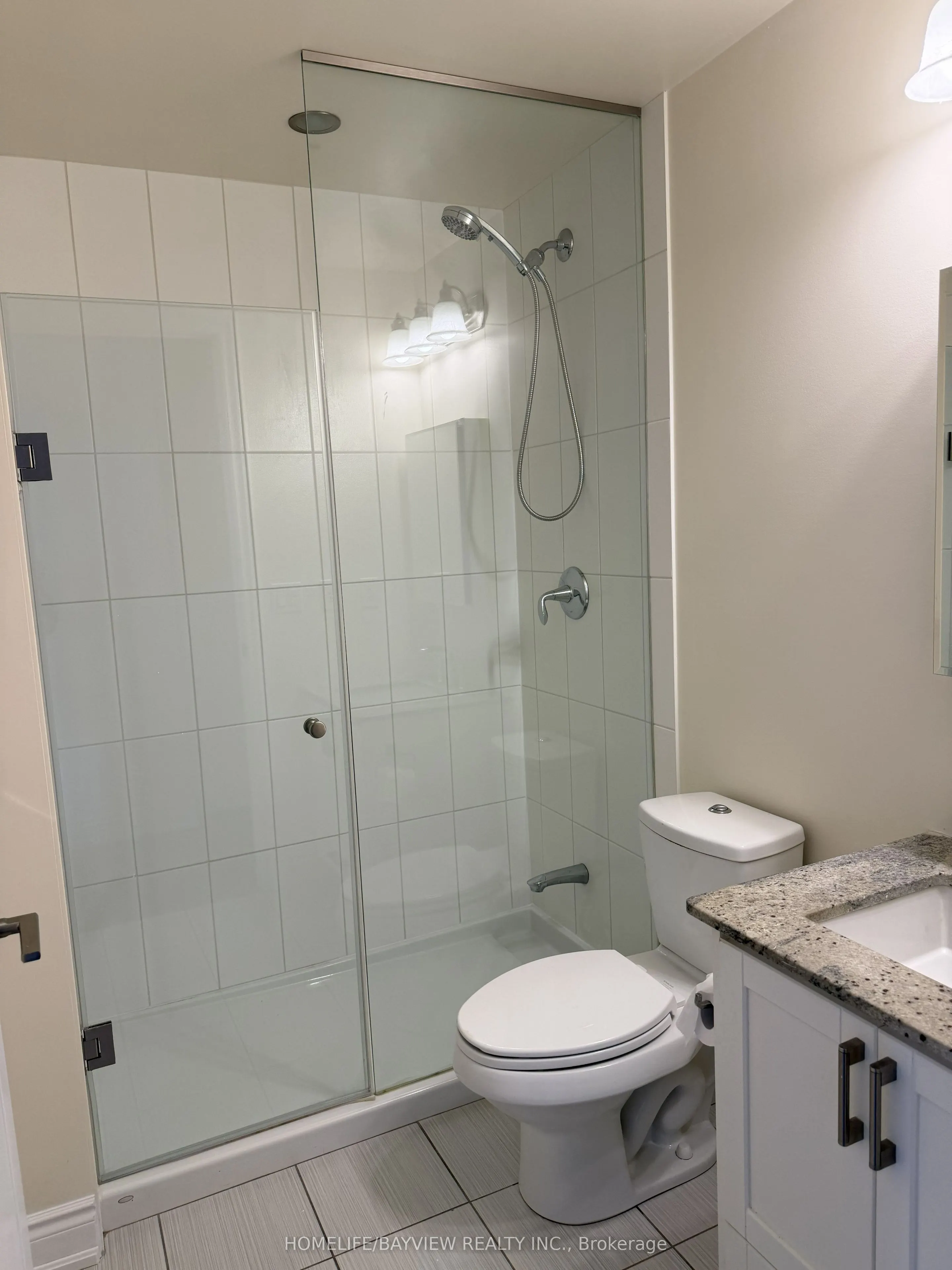 9090 Yonge Street, #805B