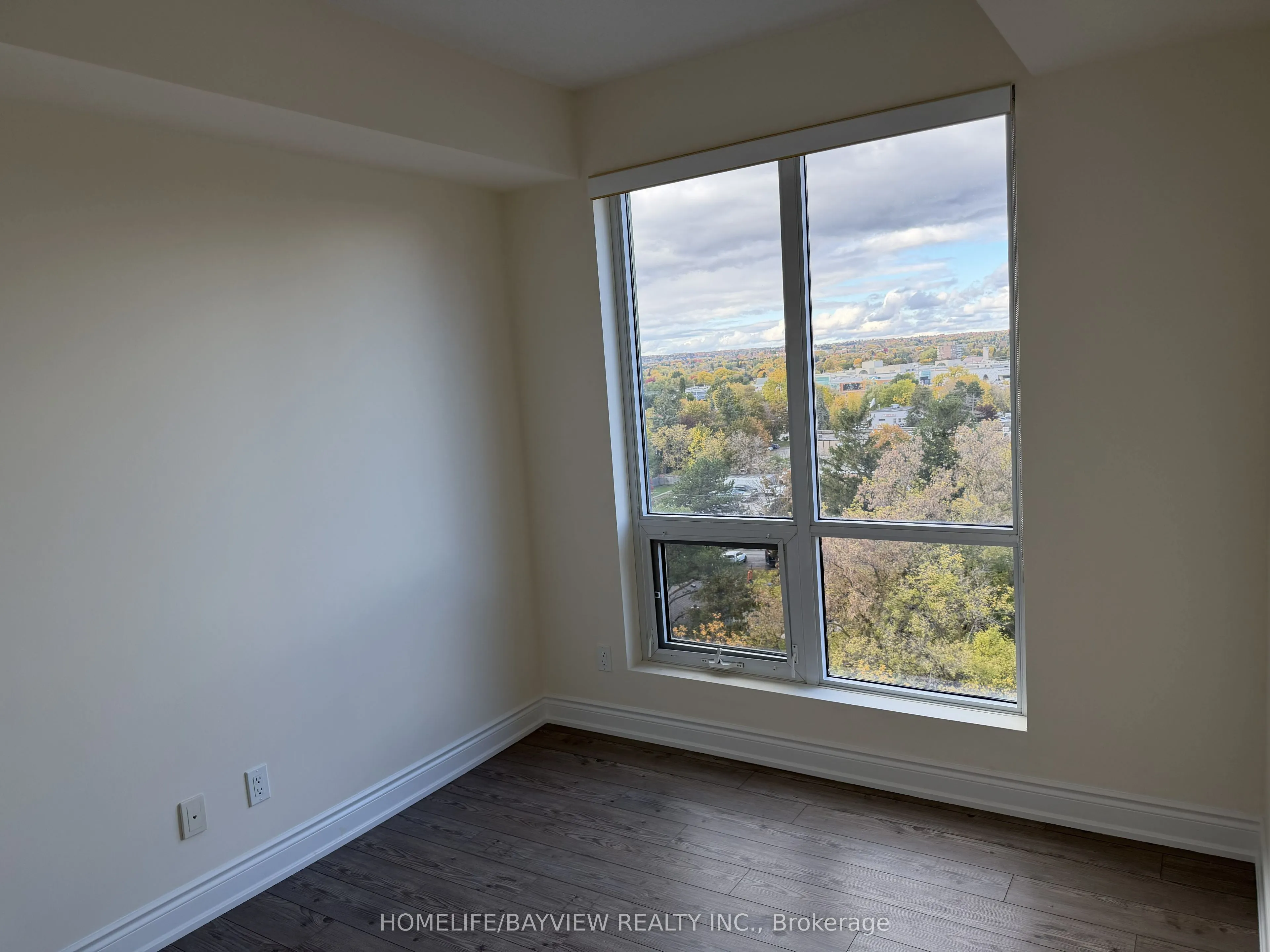 9090 Yonge Street, #805B