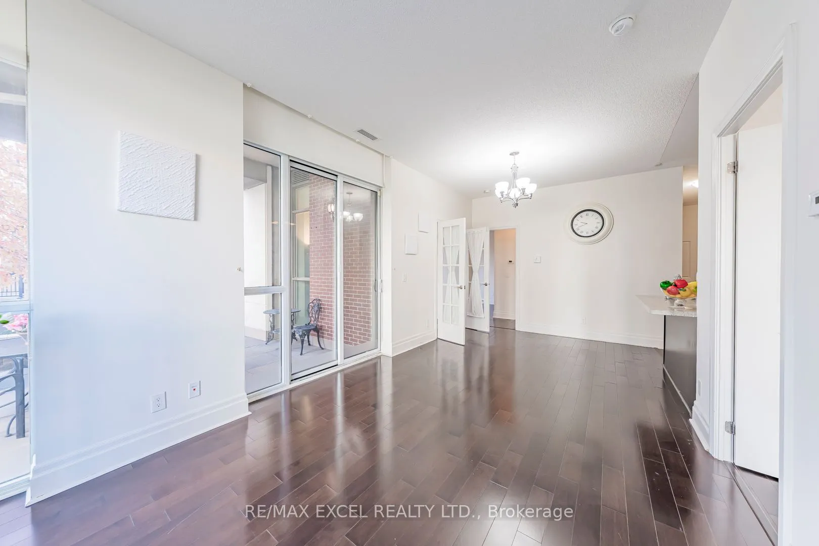 1 Upper Duke Crescent, #110