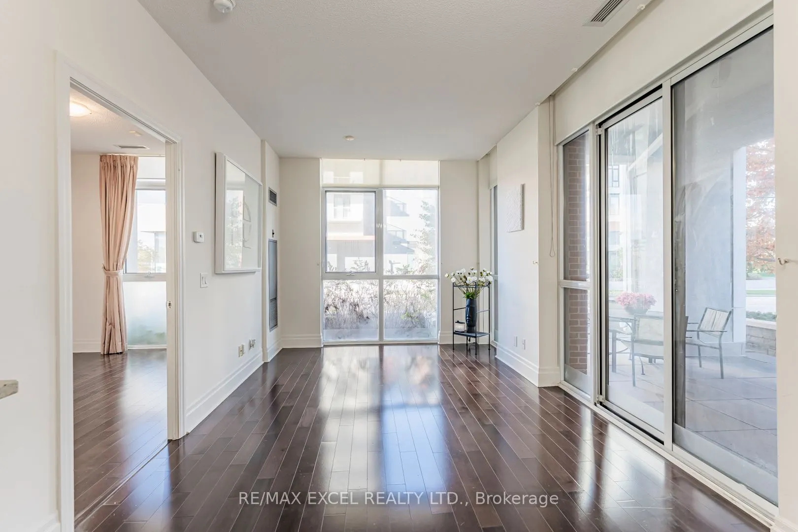 1 Upper Duke Crescent, #110