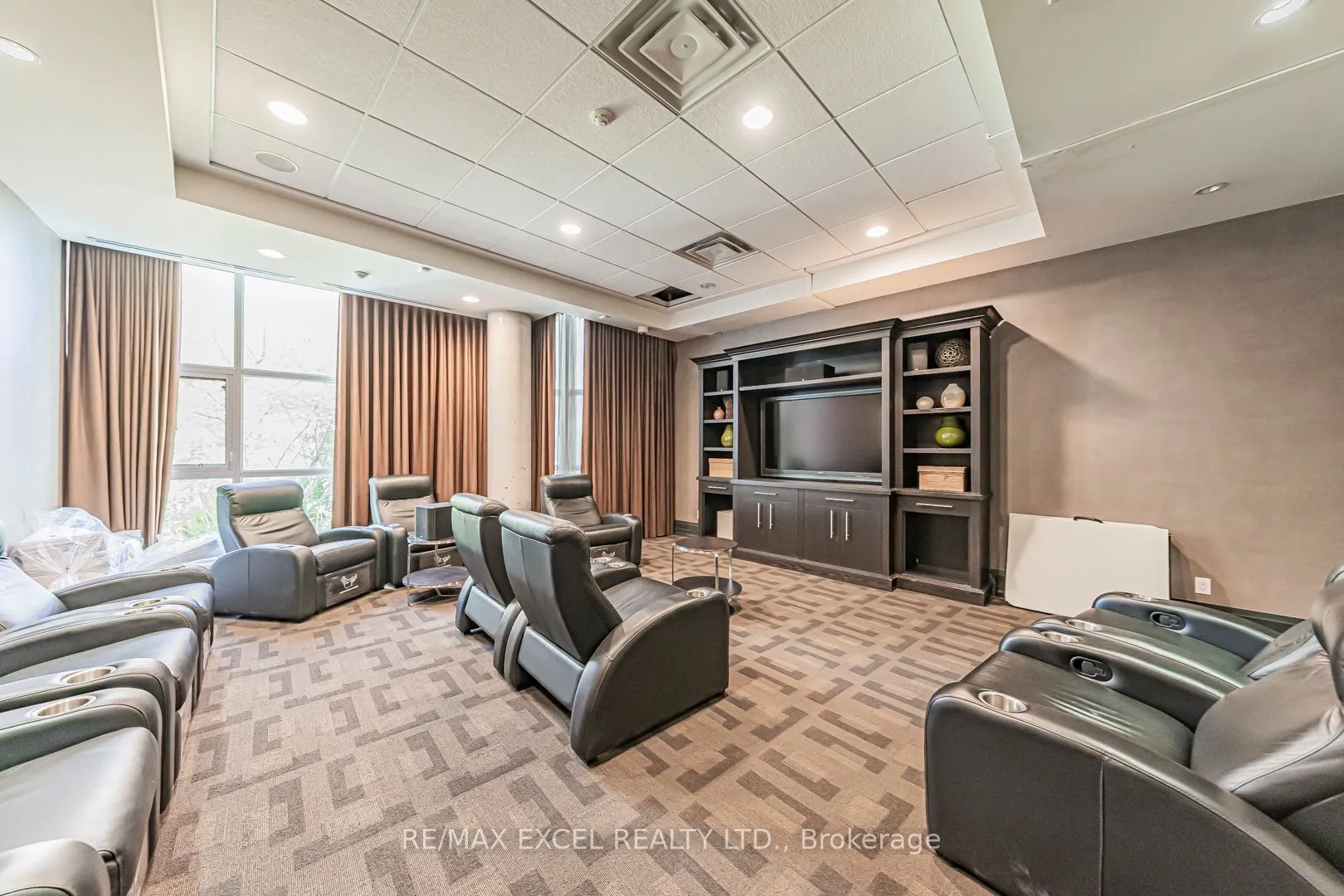 1 Upper Duke Crescent, #110