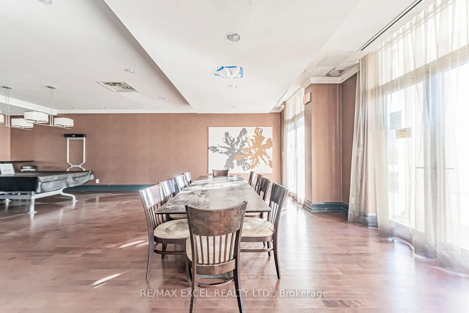 1 Upper Duke Crescent, #110