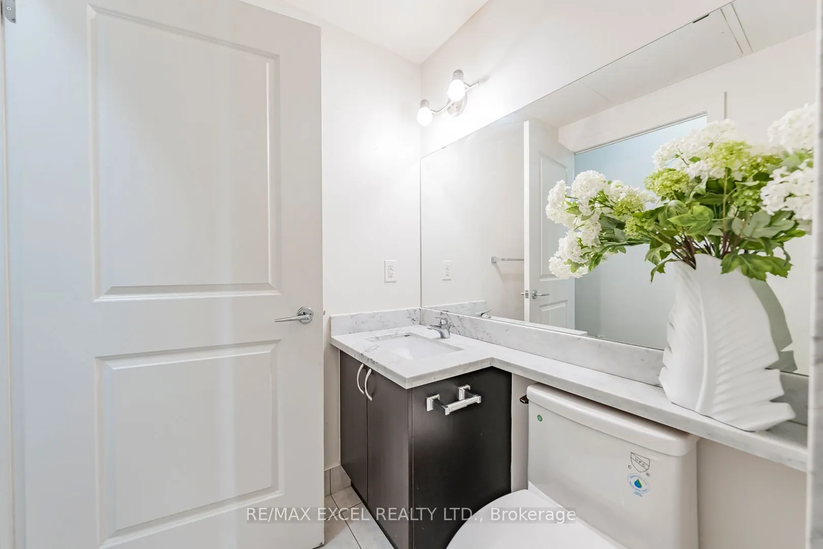 1 Upper Duke Crescent, #110