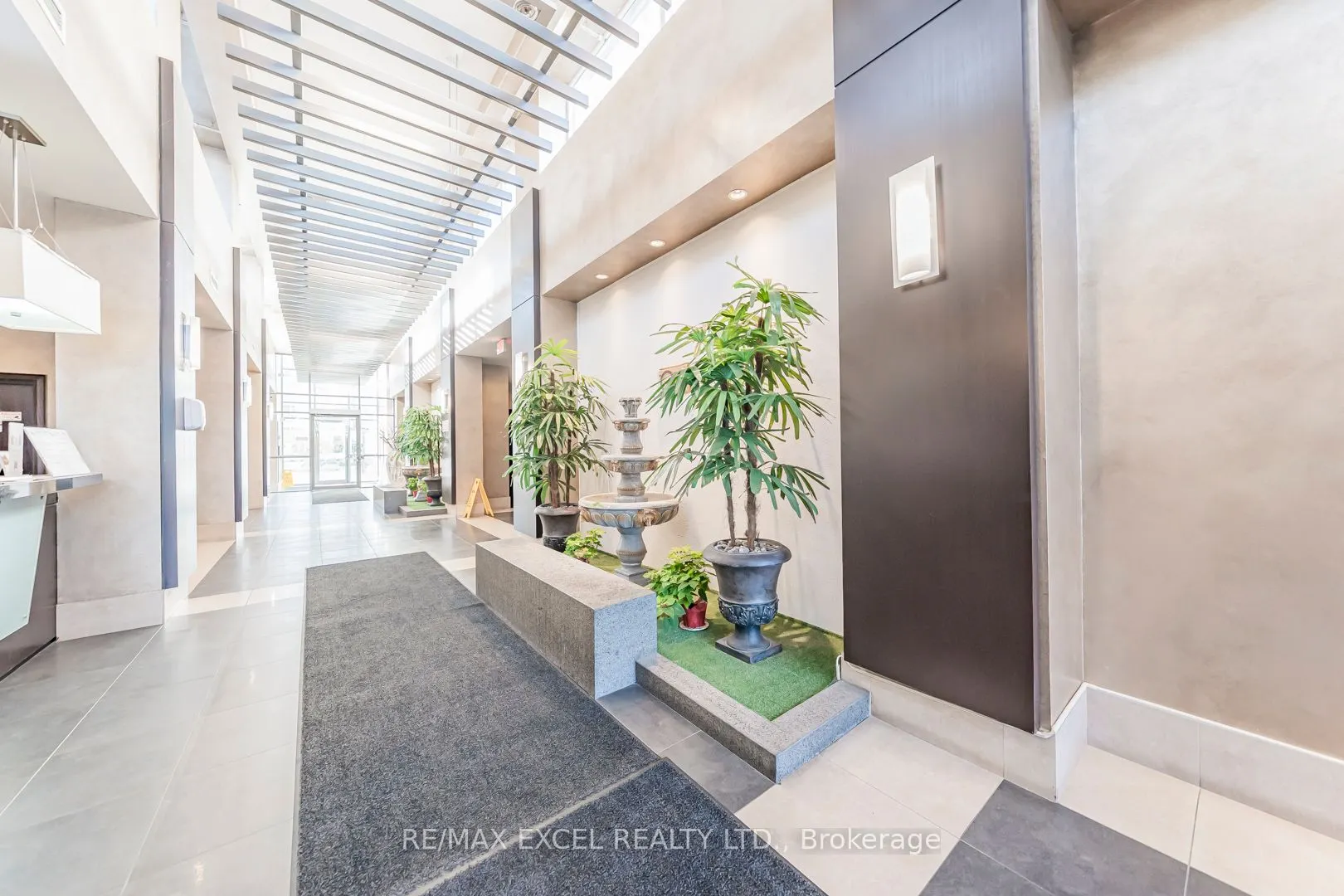 1 Upper Duke Crescent, #110