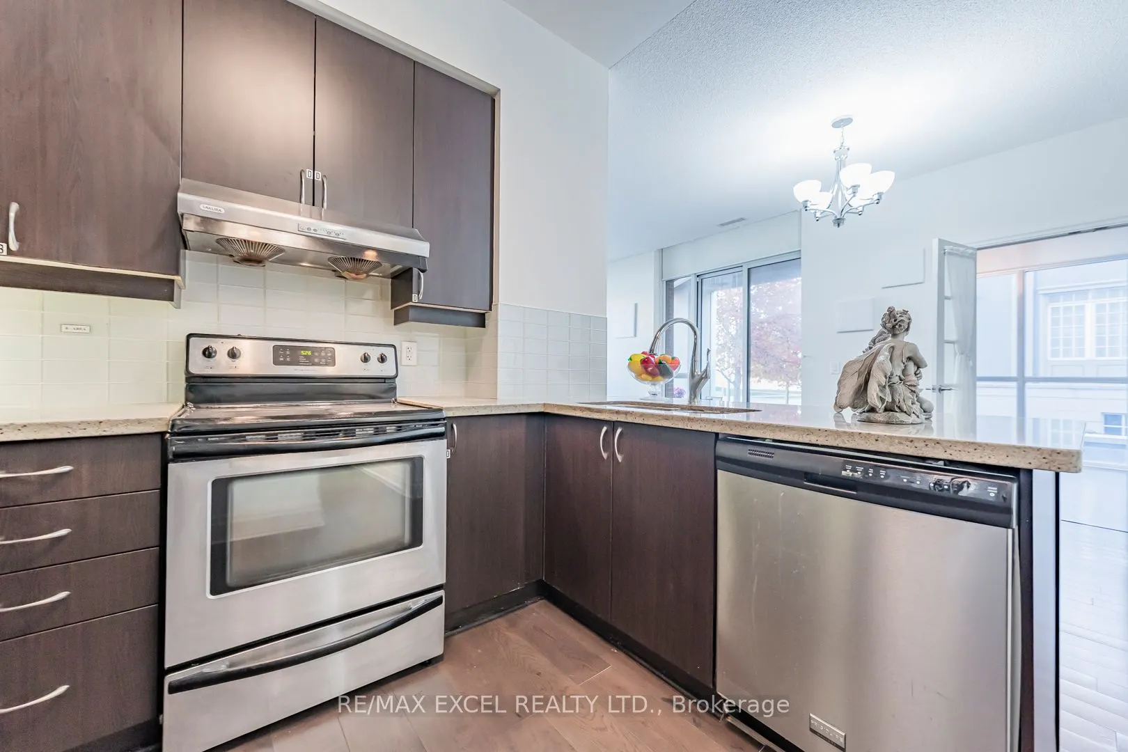 1 Upper Duke Crescent, #110