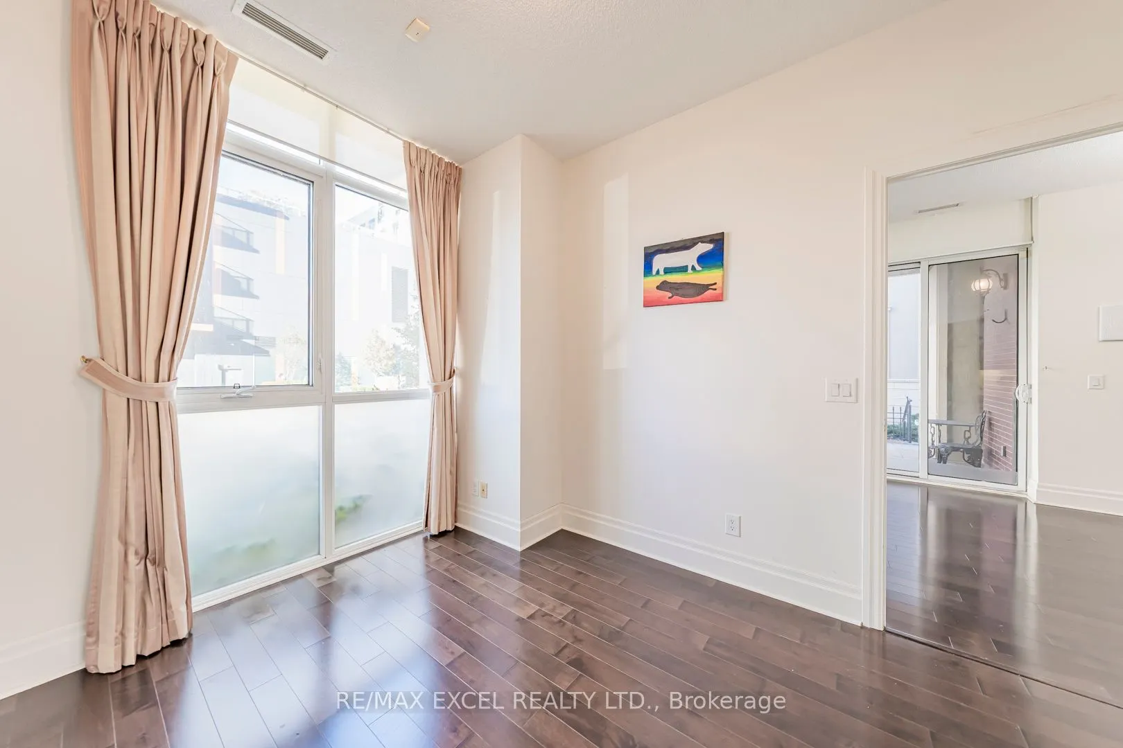 1 Upper Duke Crescent, #110