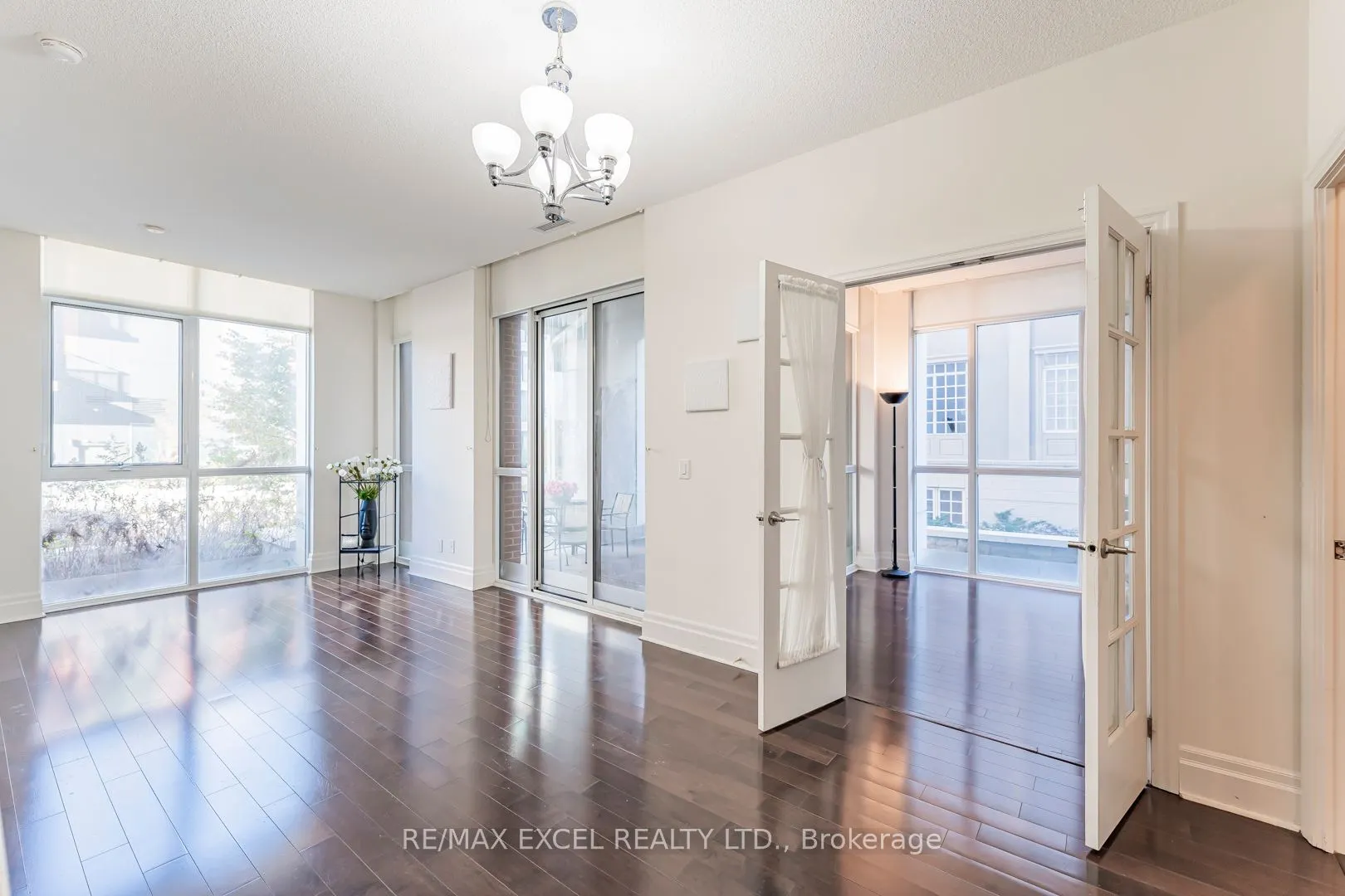 1 Upper Duke Crescent, #110