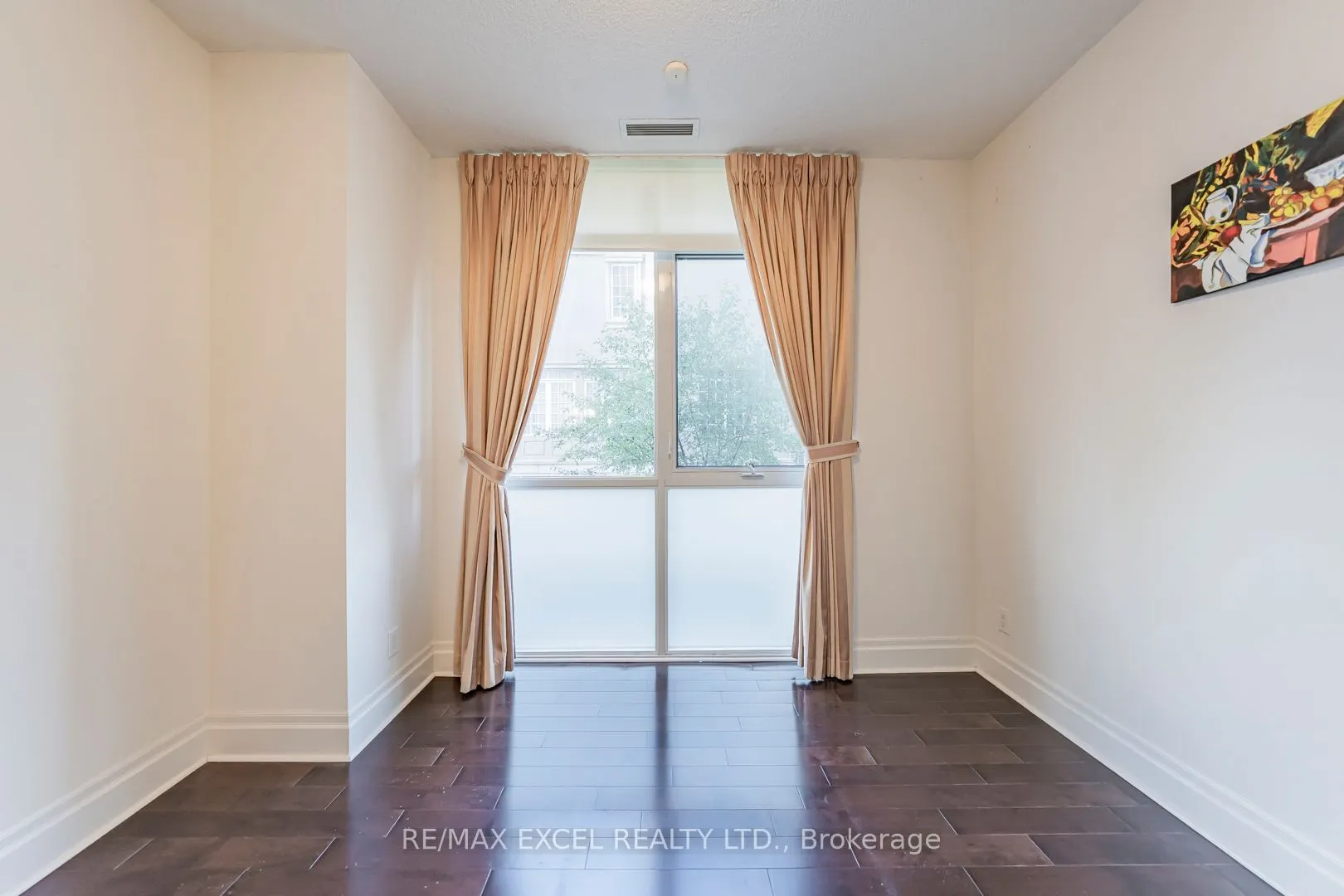 1 Upper Duke Crescent, #110