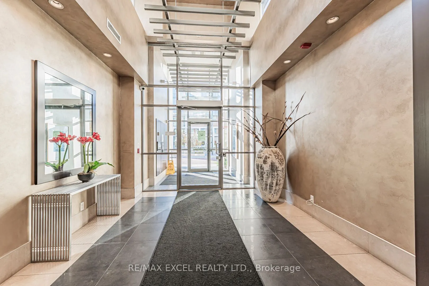 1 Upper Duke Crescent, #110