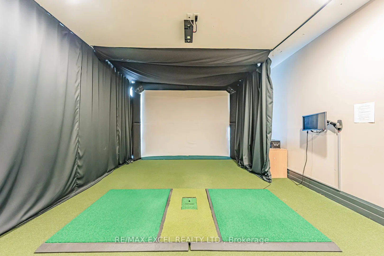 1 Upper Duke Crescent, #110