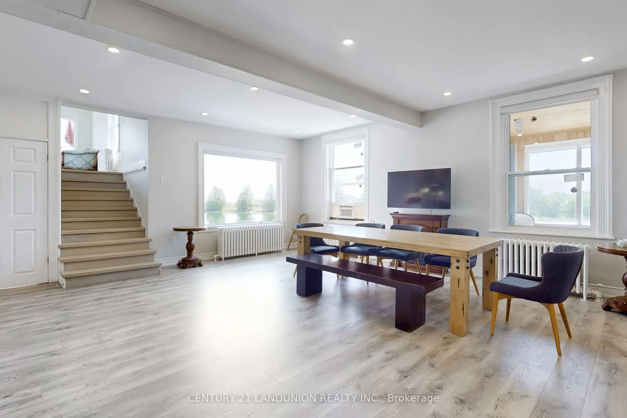 13291 warden Acres E