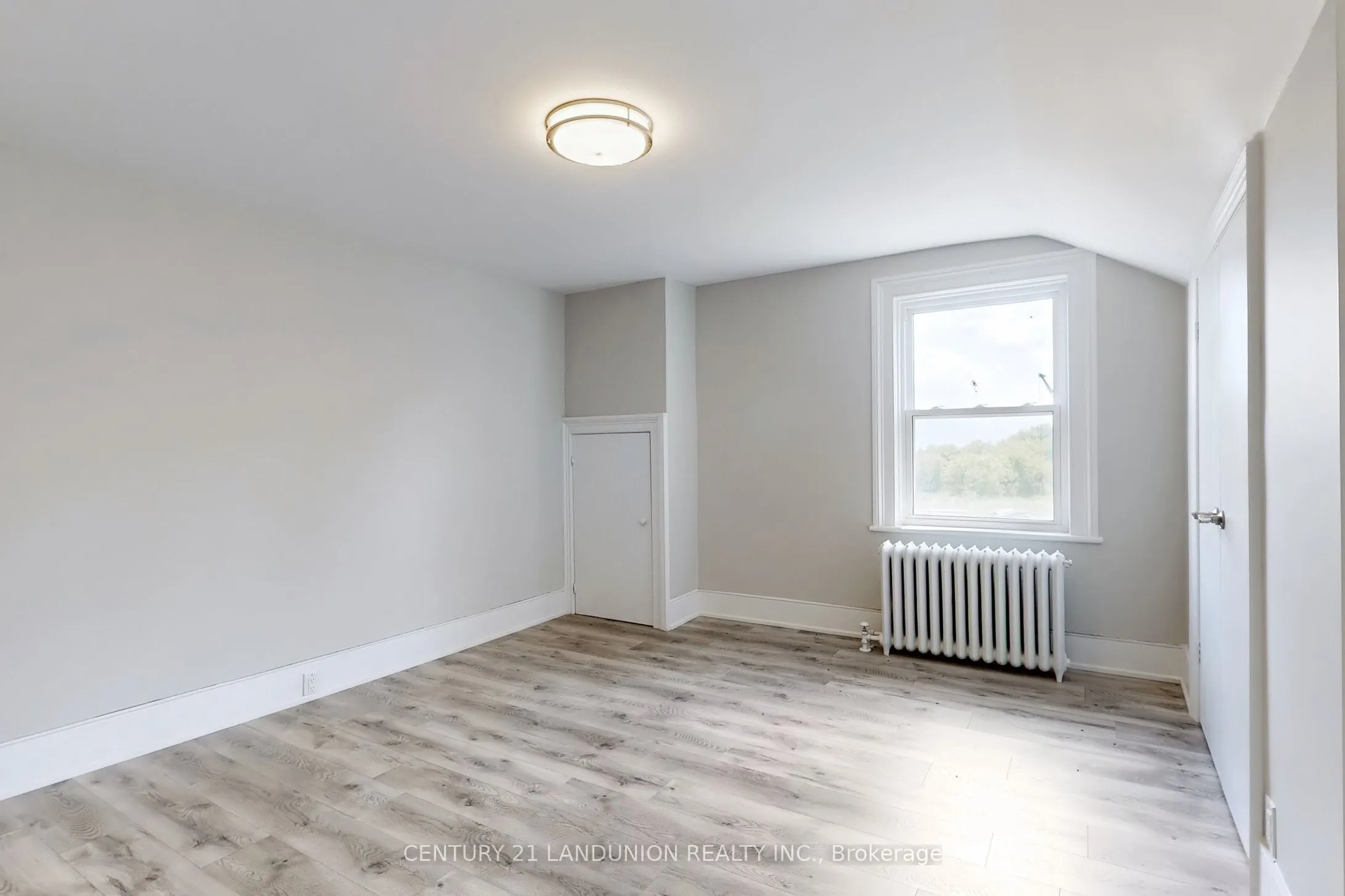 13291 warden Acres E