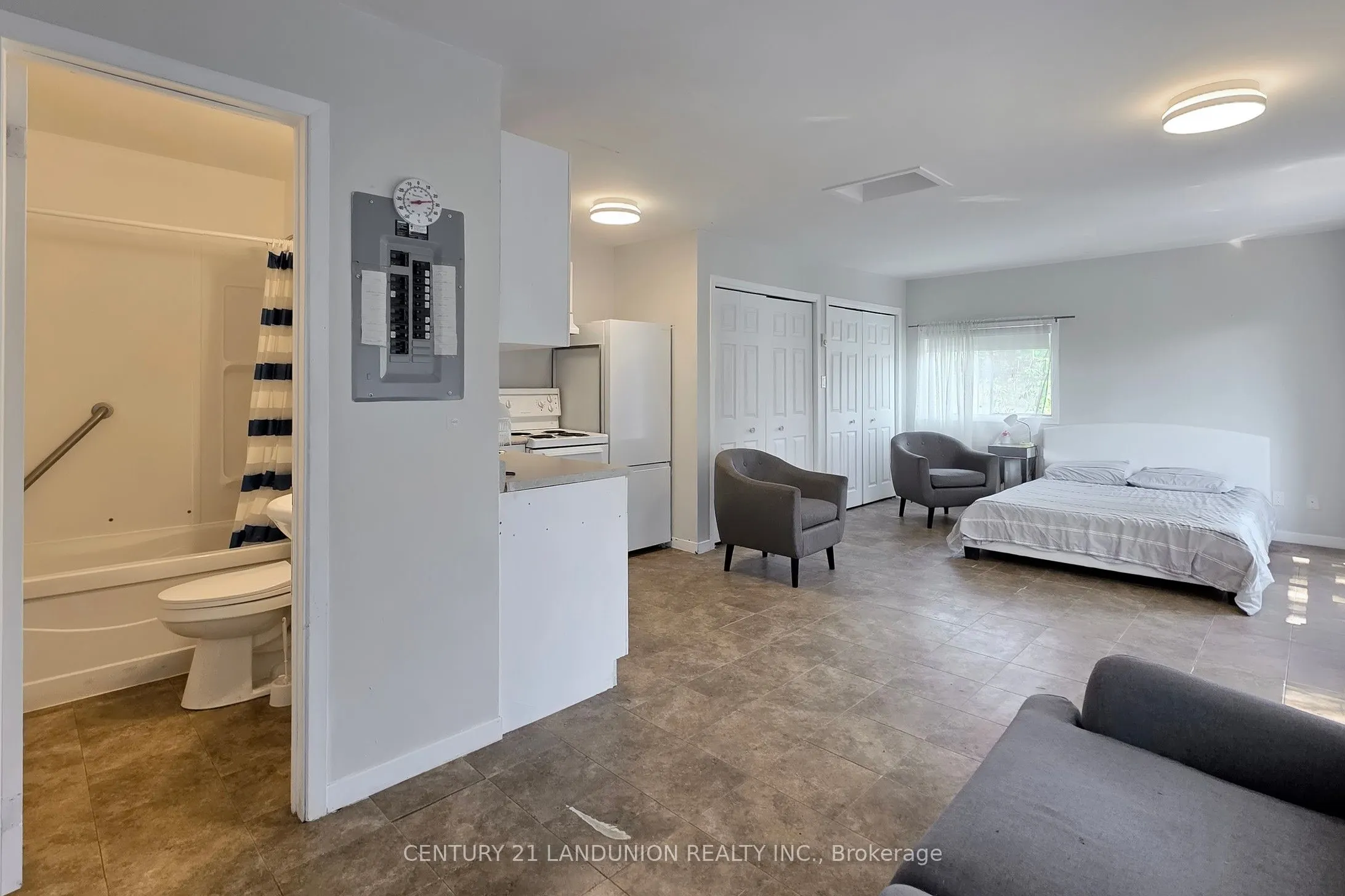 13291 warden Acres E