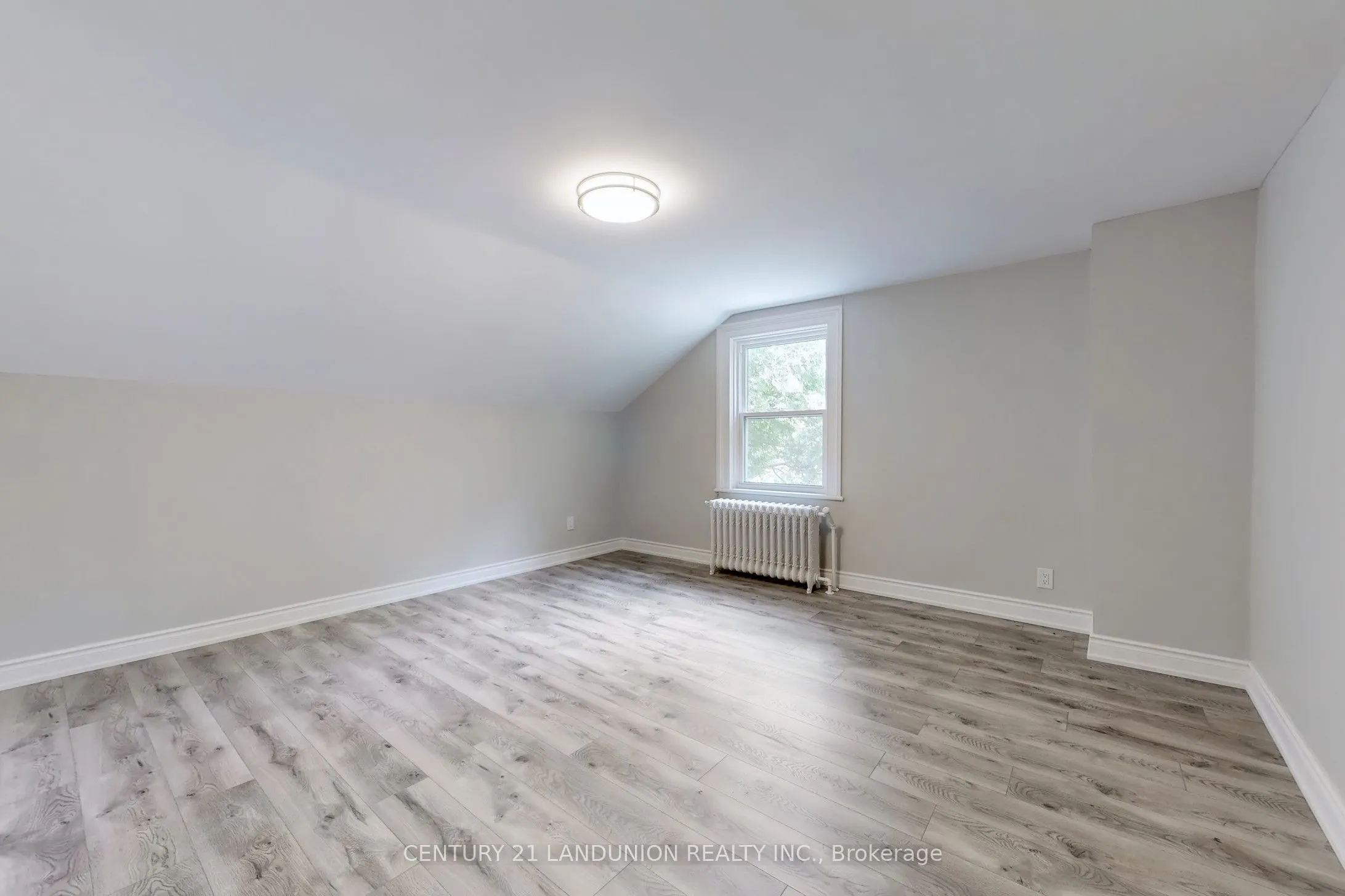 13291 warden Acres E