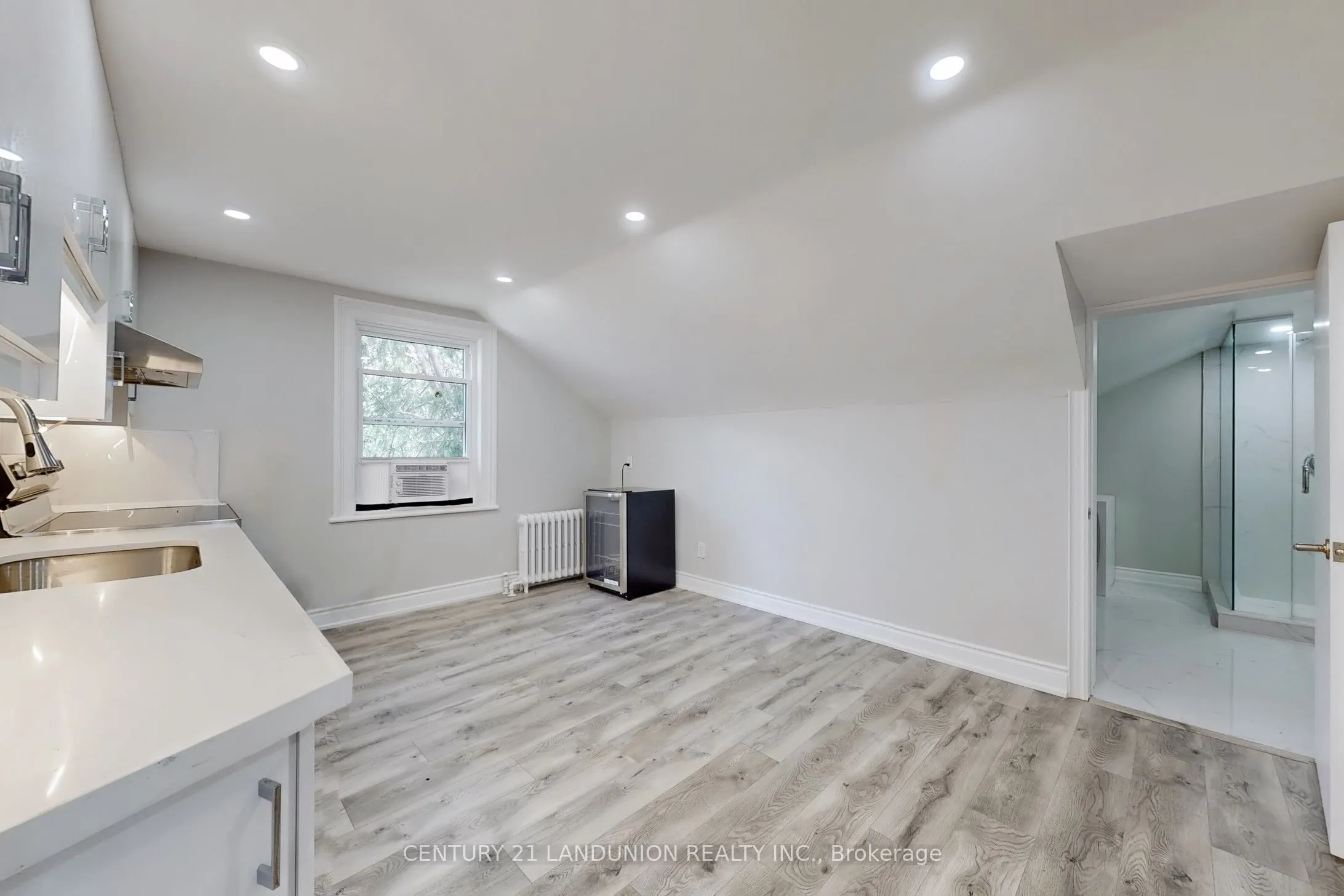 13291 warden Acres E