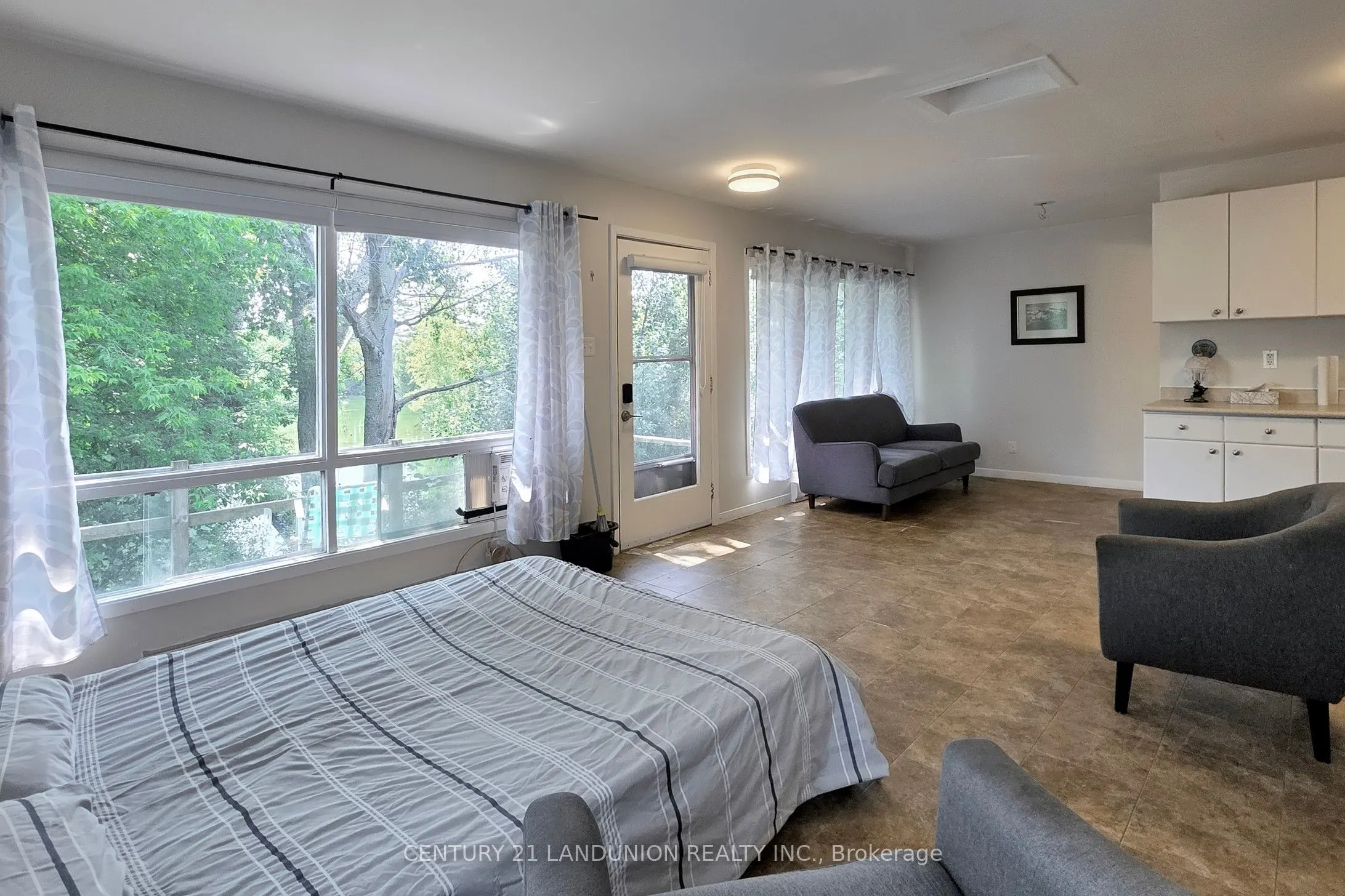 13291 warden Acres E