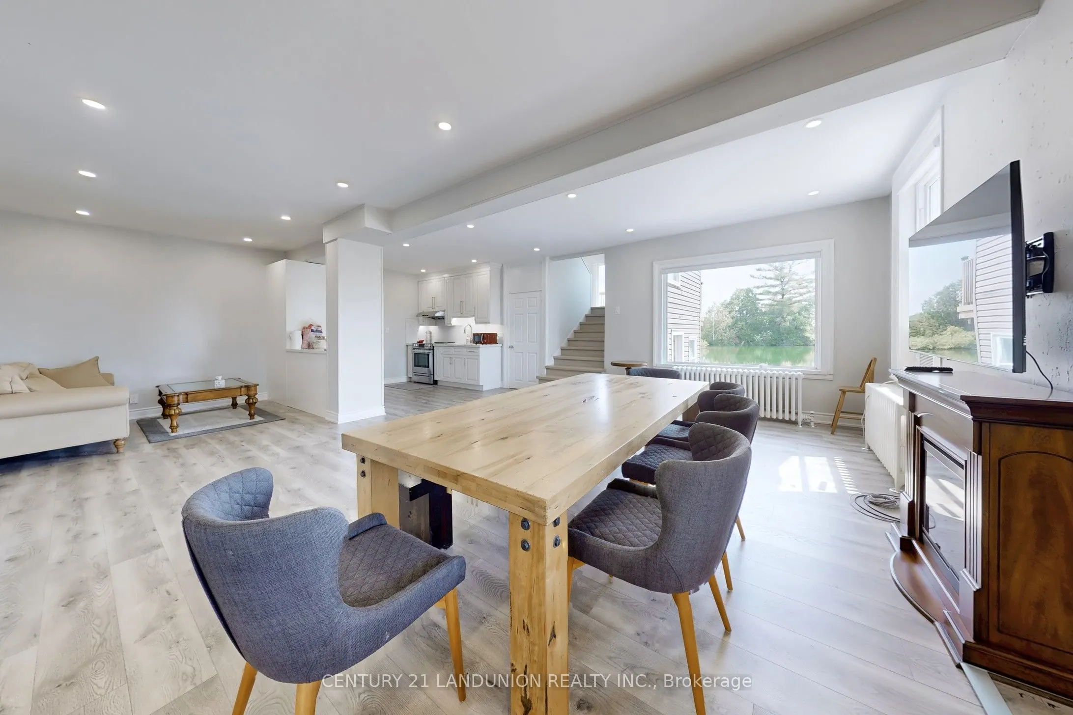 13291 warden Acres E