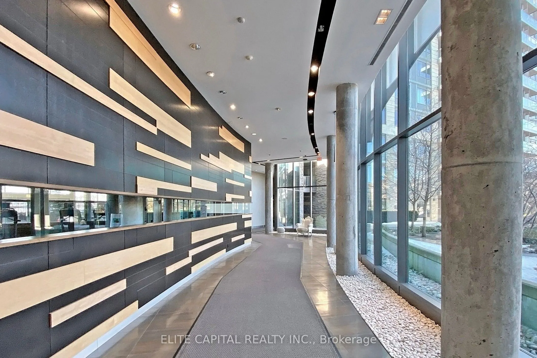 233 South Park Road, #805