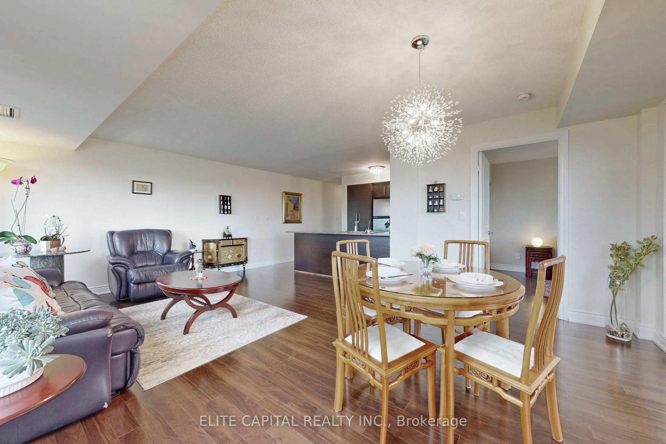 233 South Park Road, #805