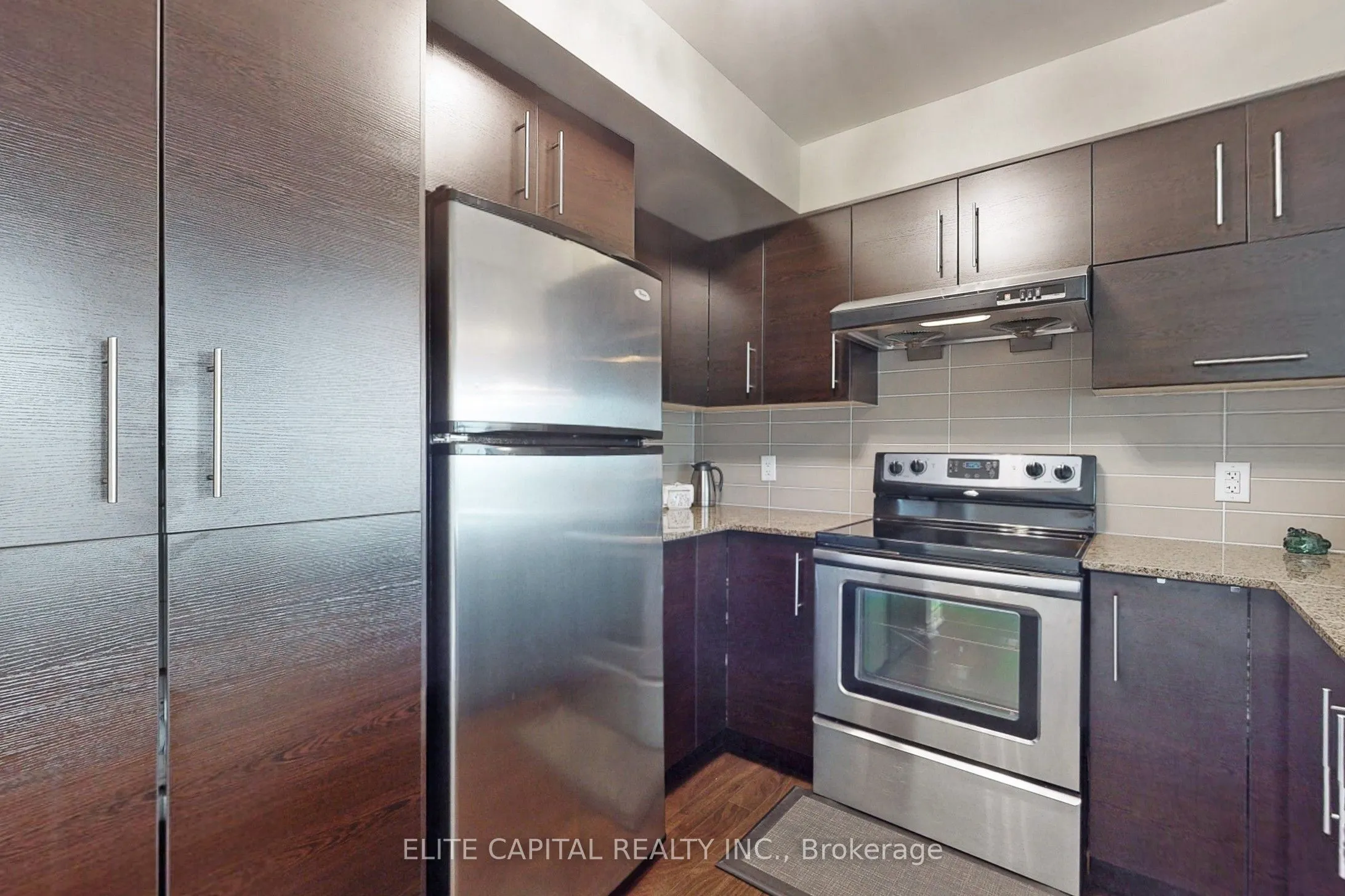 233 South Park Road, #805