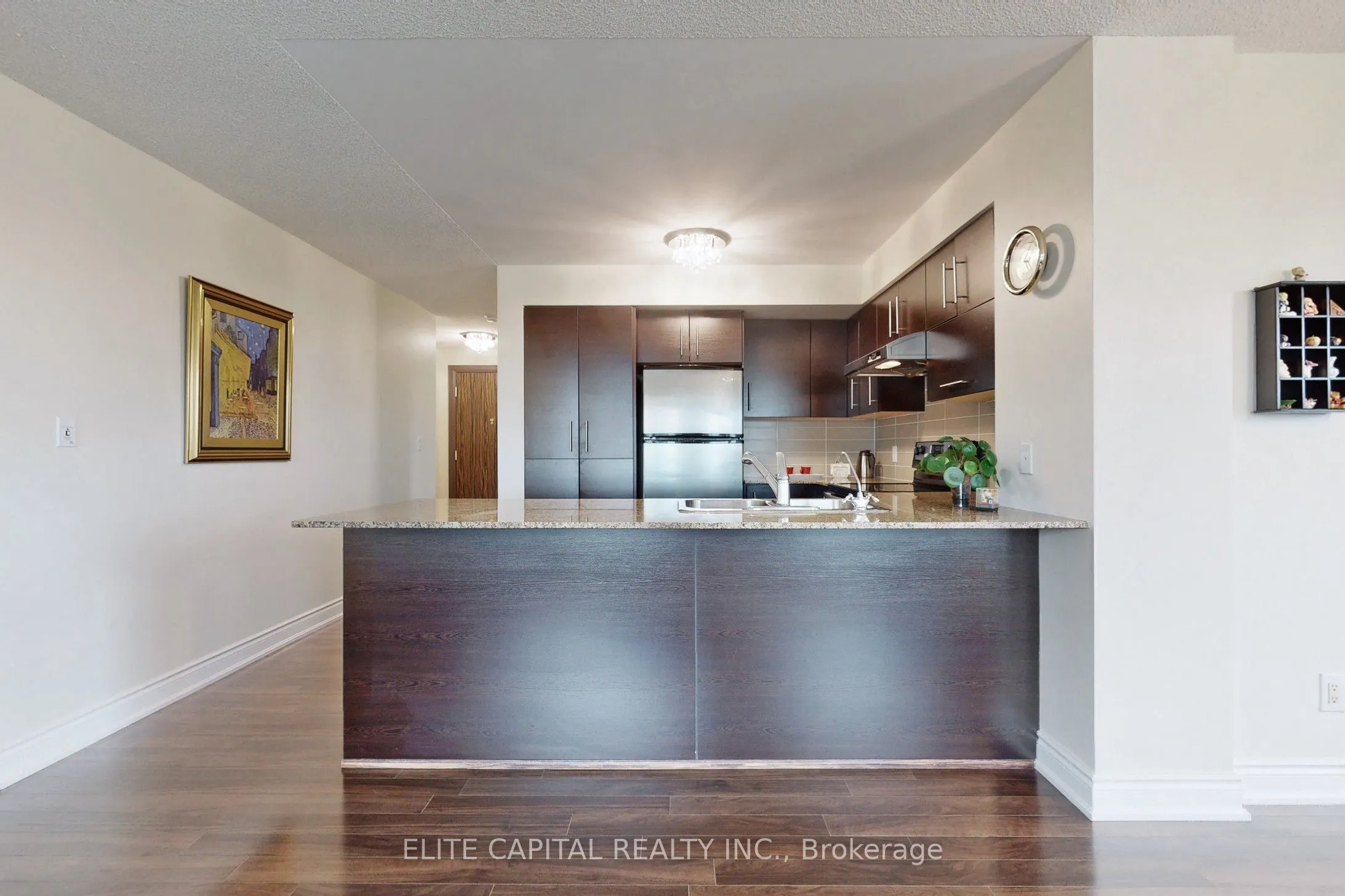 233 South Park Road, #805