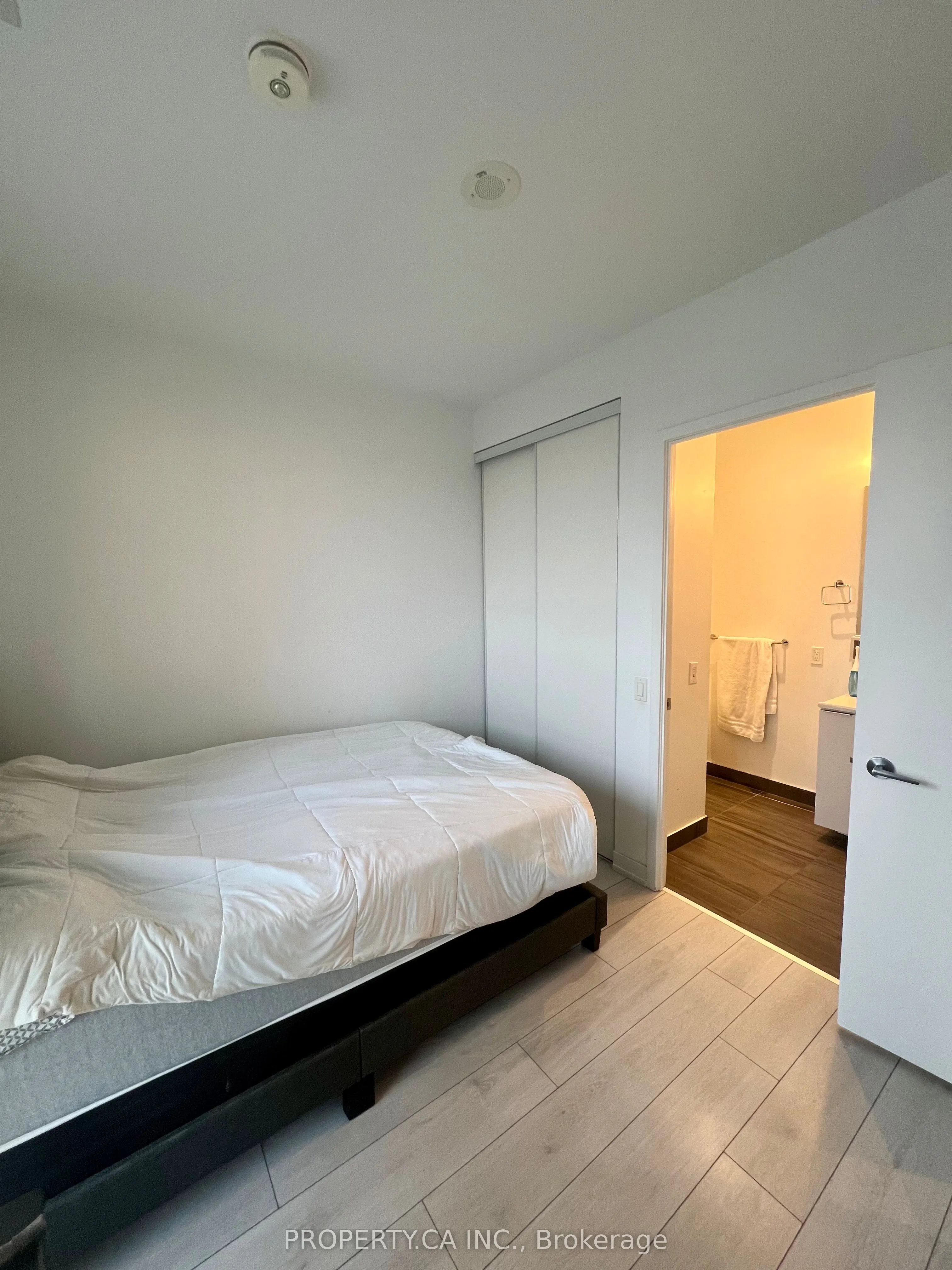 950 Portage Parkway S, #308