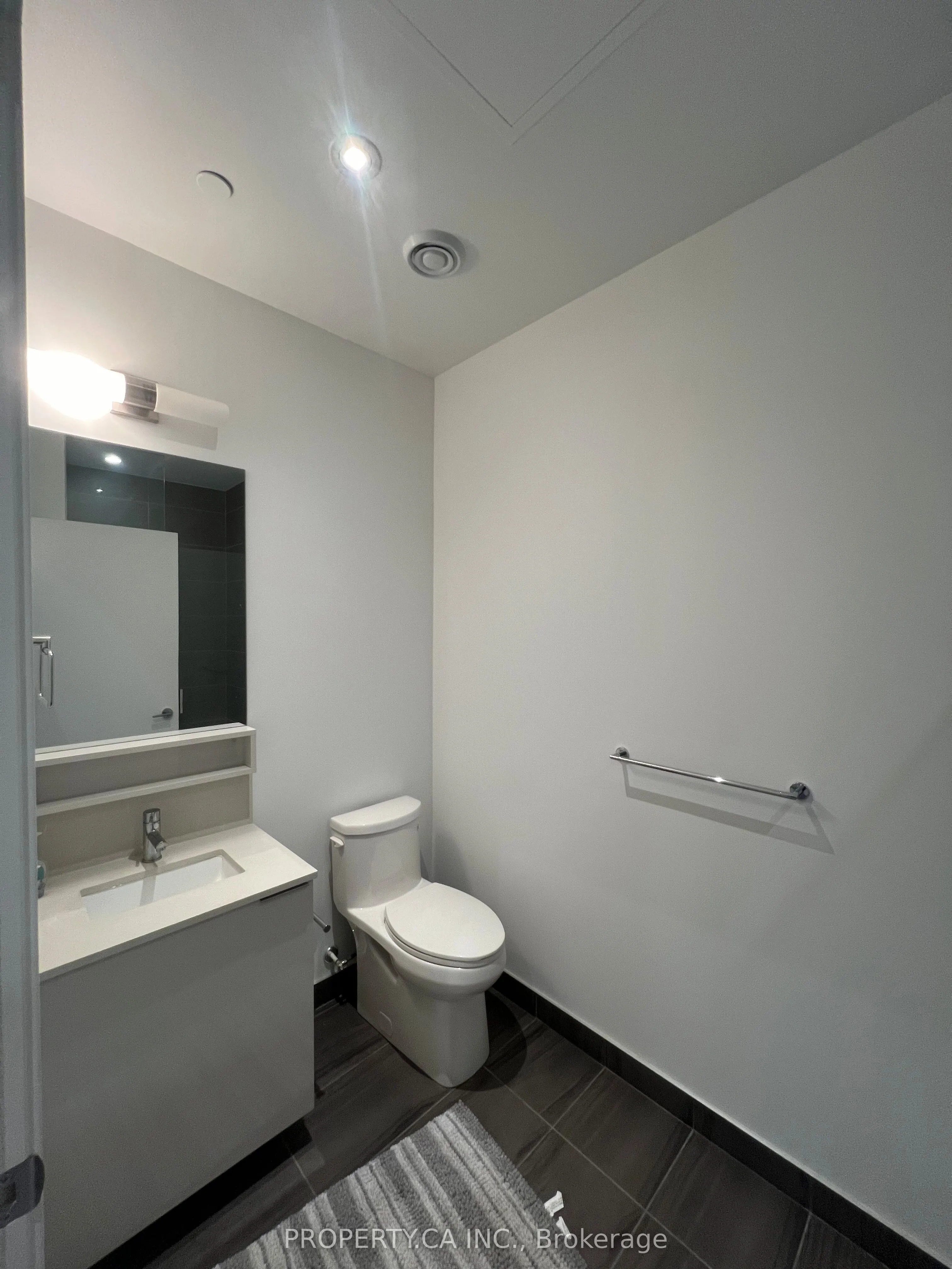 950 Portage Parkway S, #308