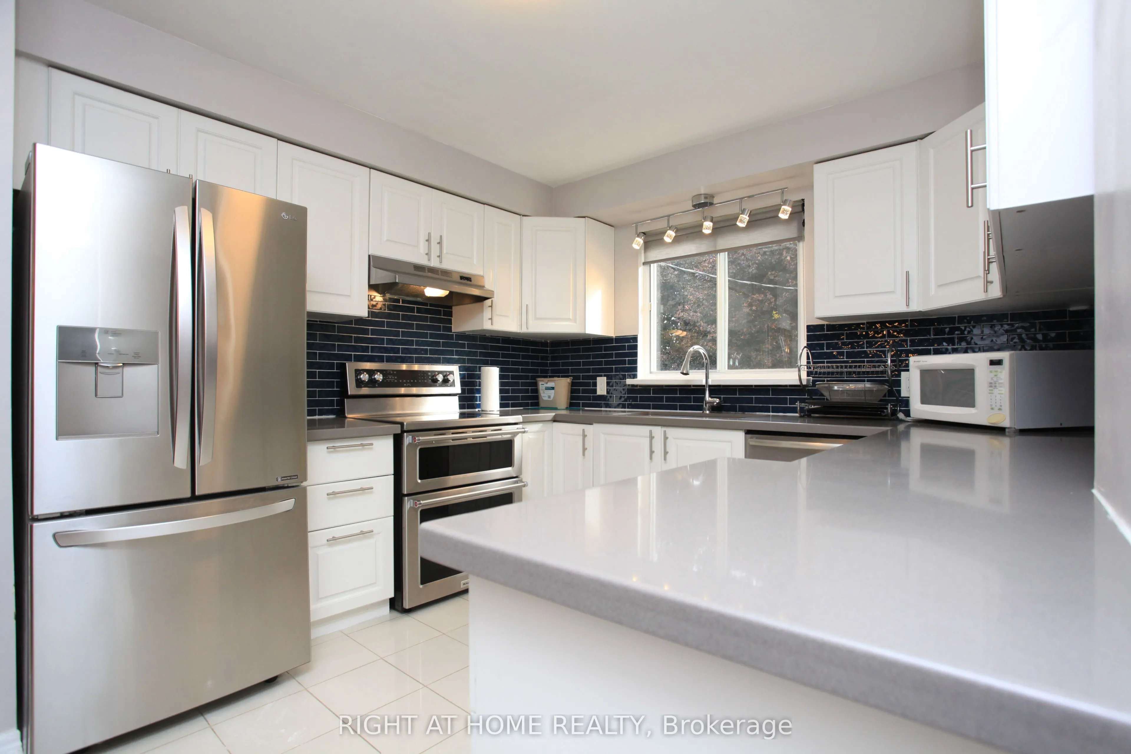 38 THE CARRIAGE Way, #38