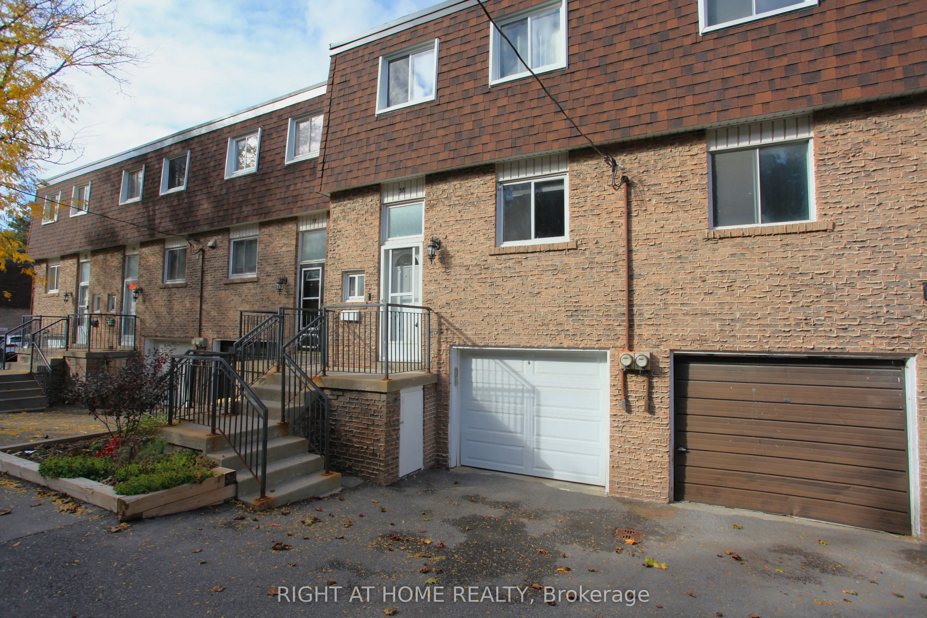 38 THE CARRIAGE Way, #38