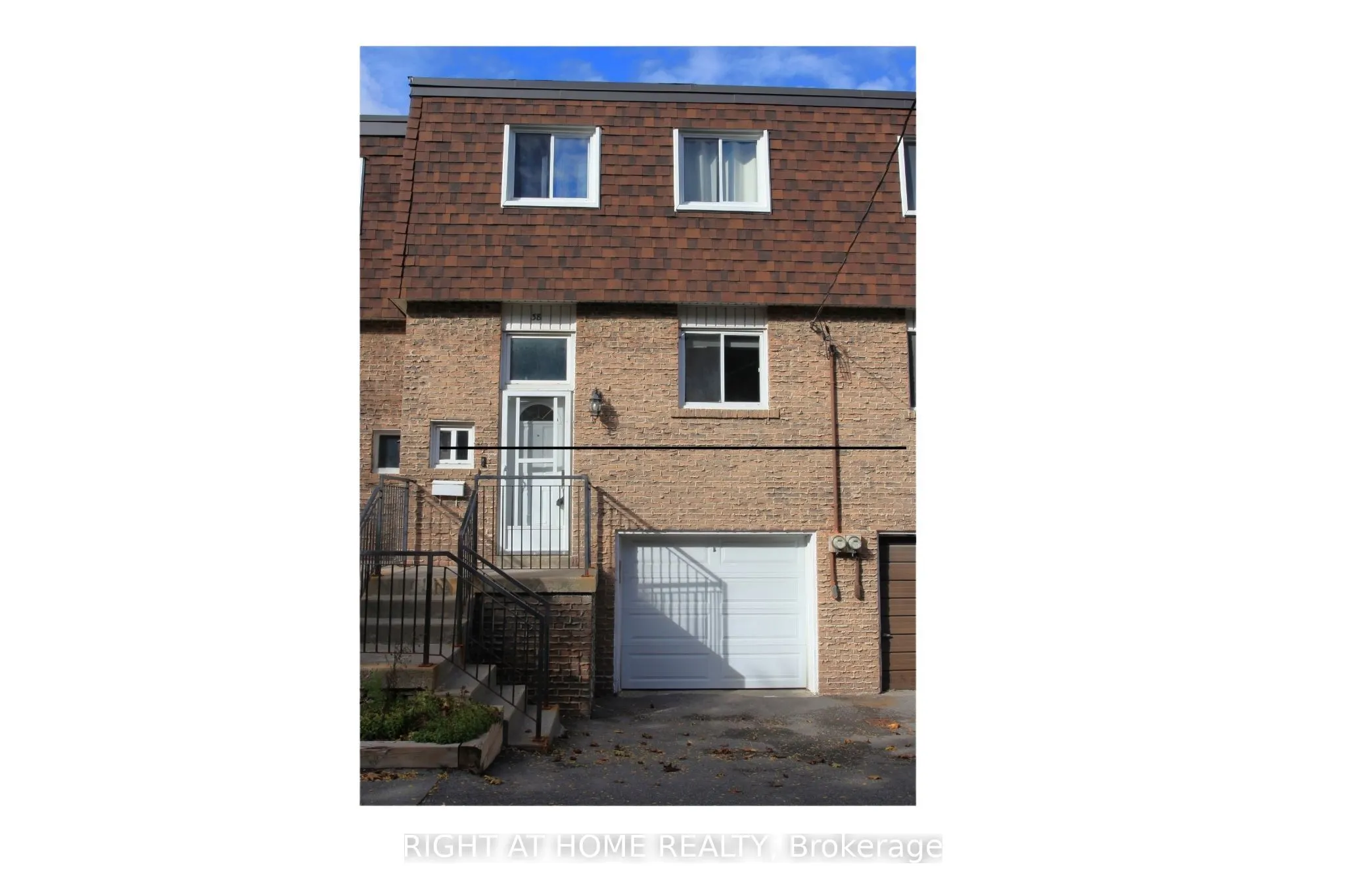 38 THE CARRIAGE Way, #38