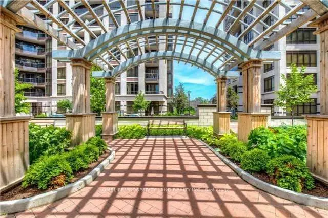 99 South Town Centre Boulevard, #803