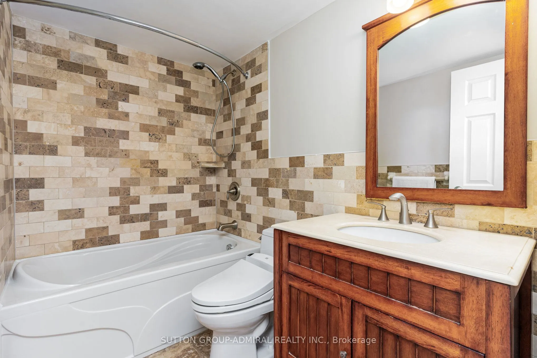 7440 Bathurst Street, #807