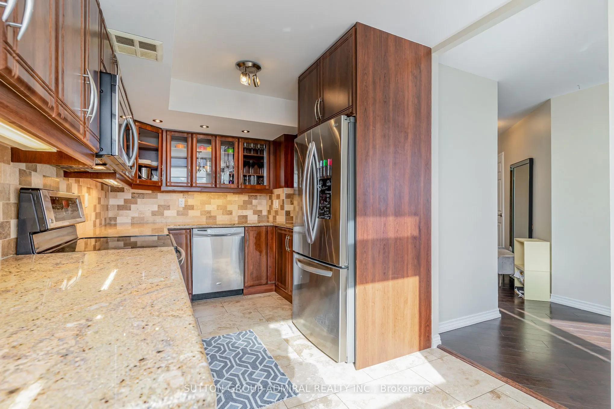 7440 Bathurst Street, #807