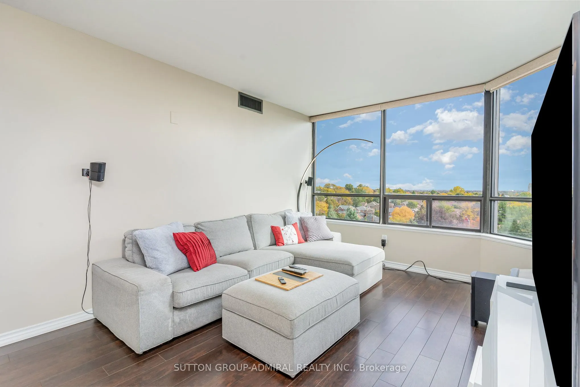 7440 Bathurst Street, #807