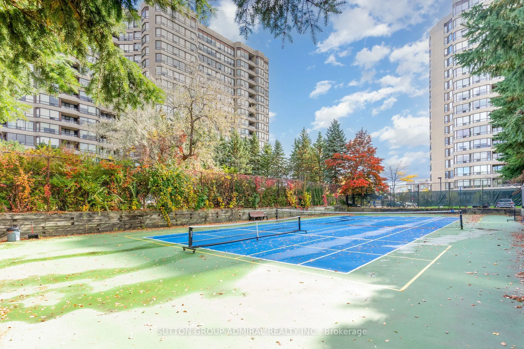 7440 Bathurst Street, #807