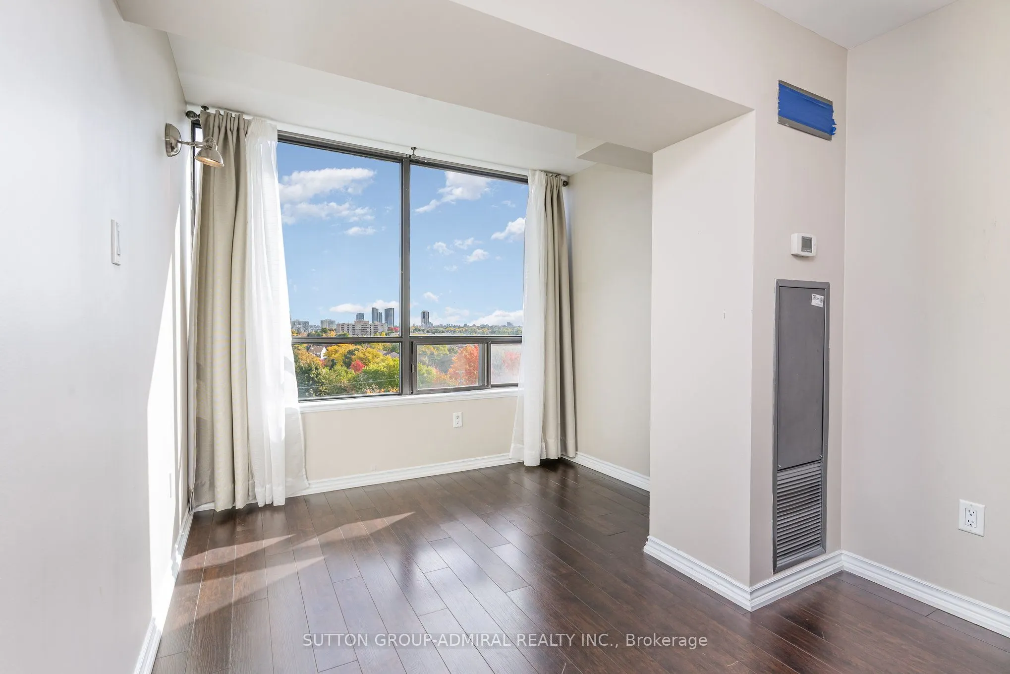 7440 Bathurst Street, #807