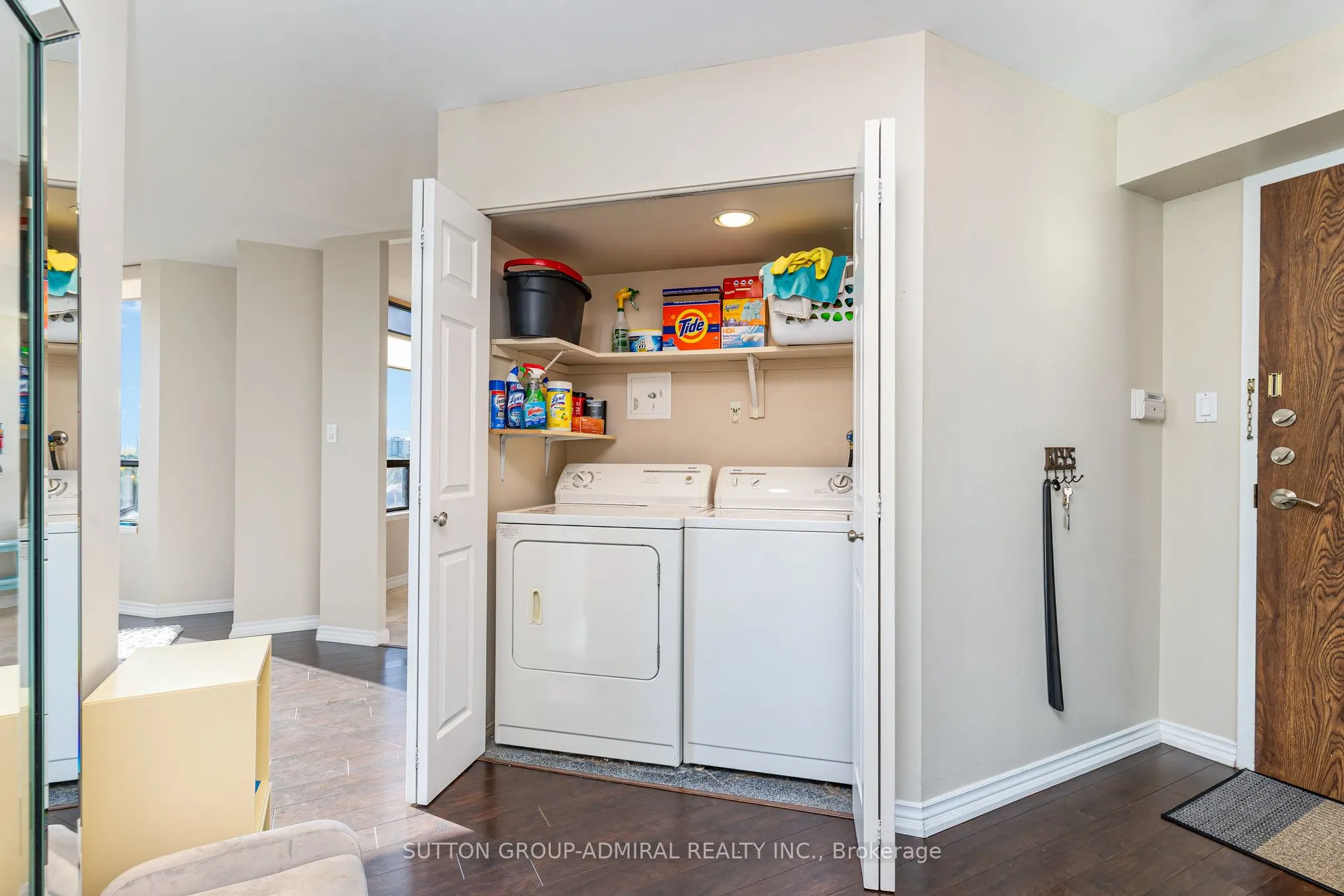 7440 Bathurst Street, #807