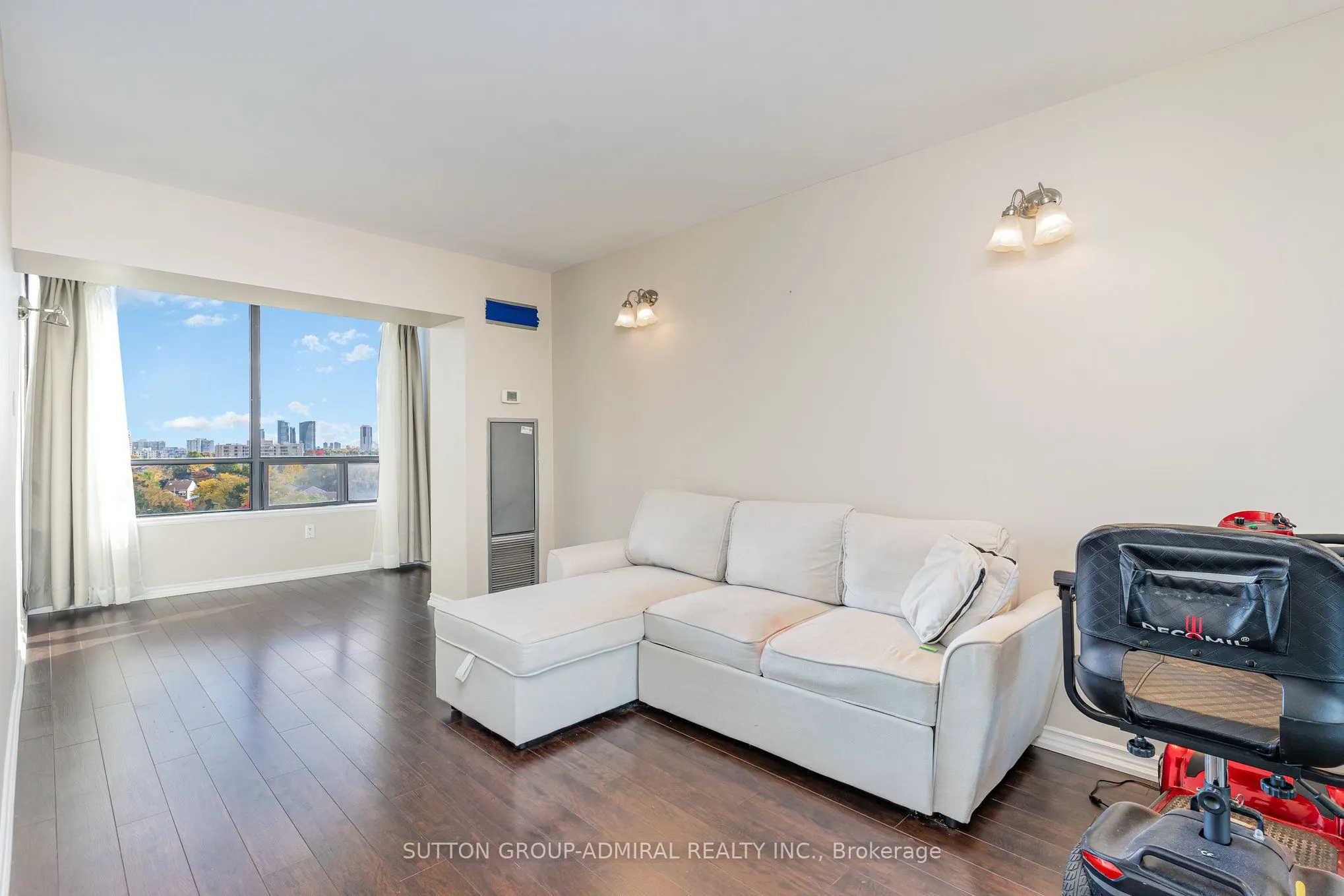 7440 Bathurst Street, #807