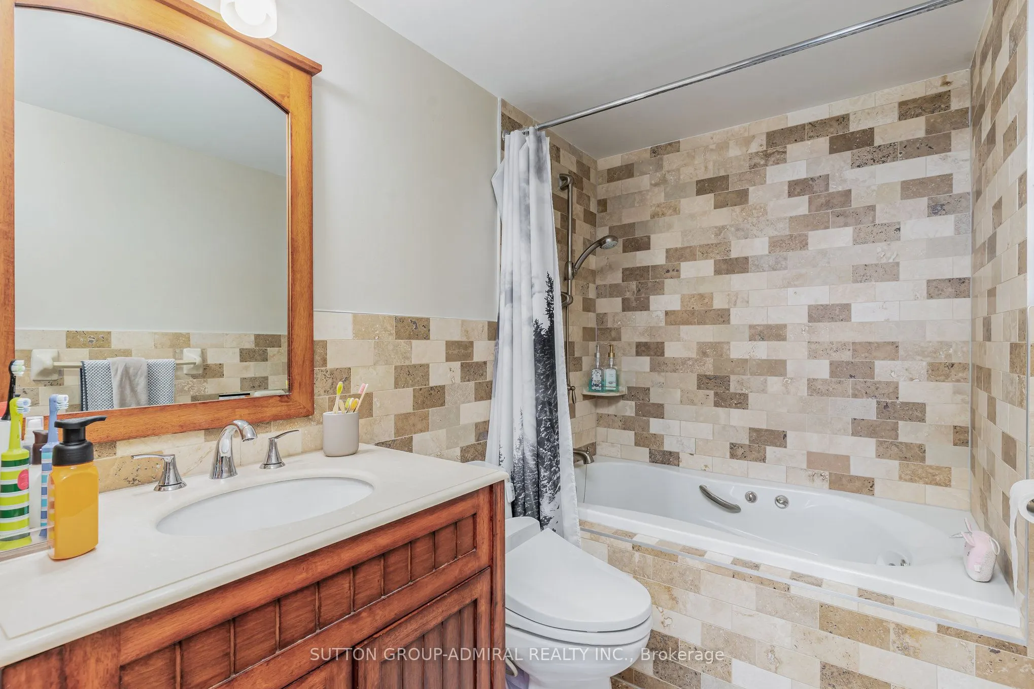 7440 Bathurst Street, #807