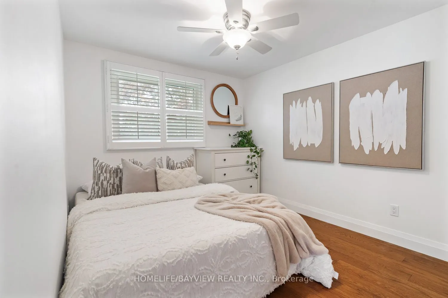 255 Stouffer Street W