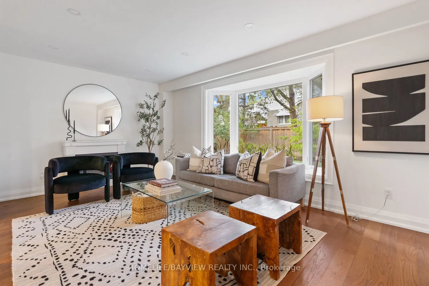 255 Stouffer Street W