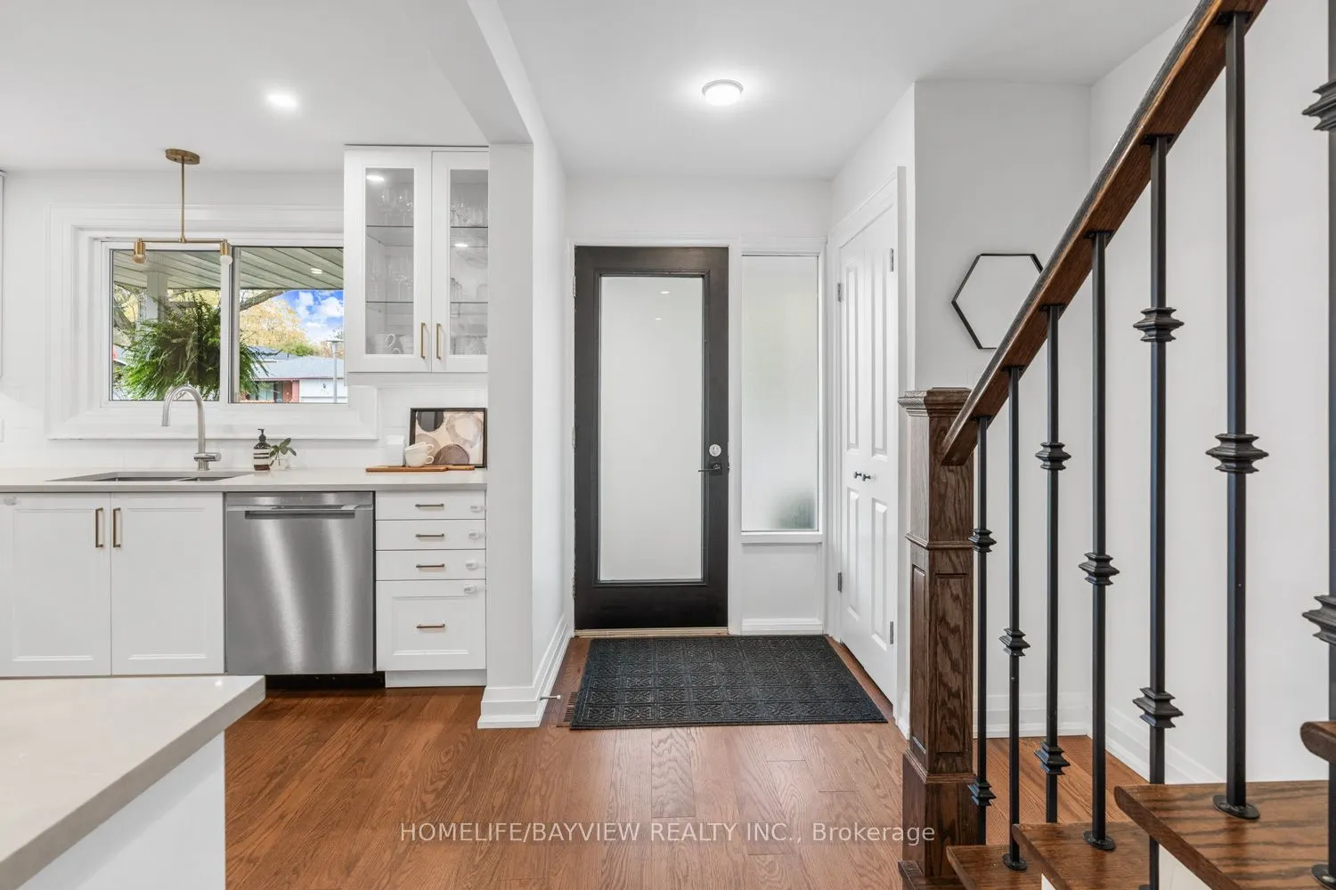 255 Stouffer Street W