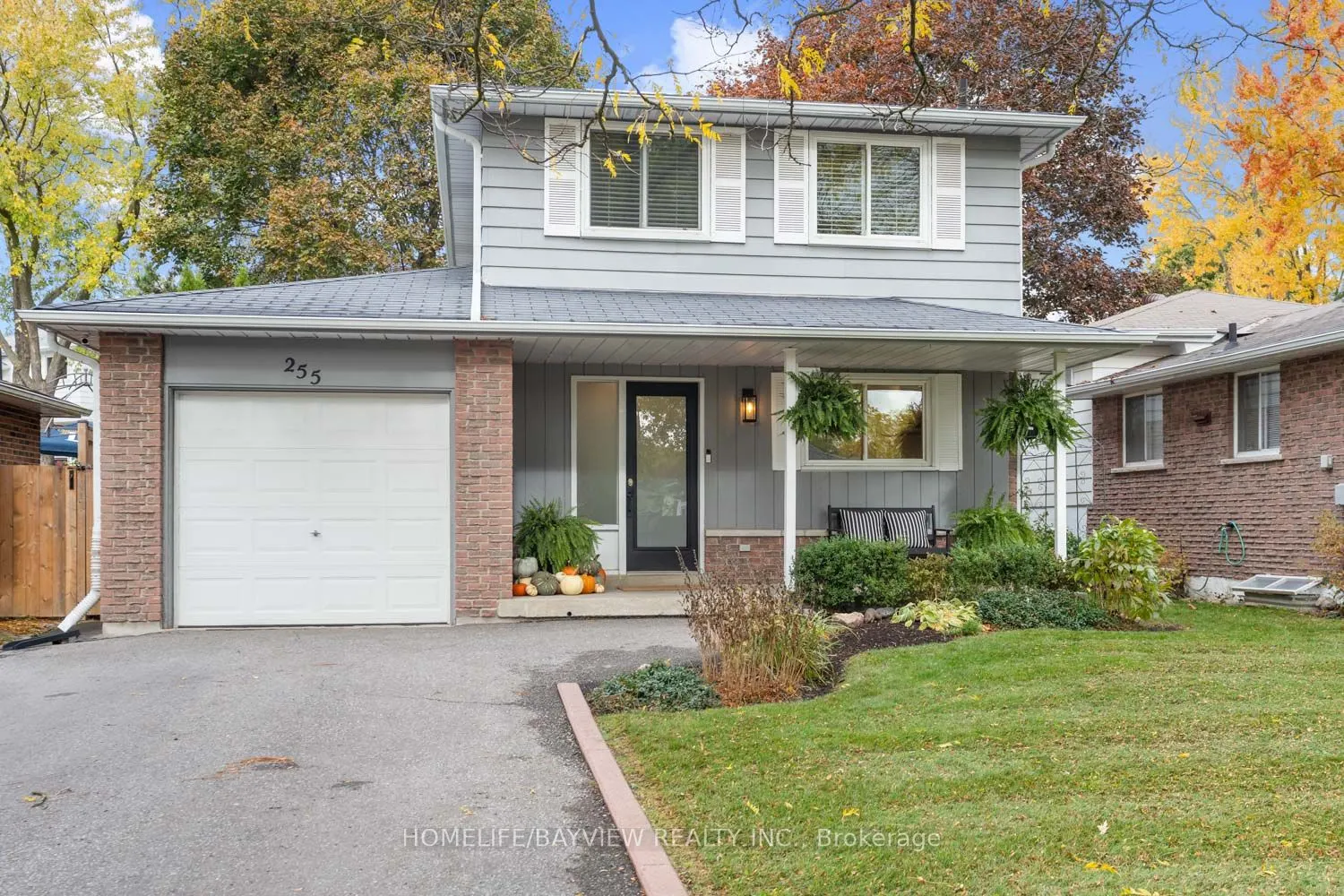 255 Stouffer Street W