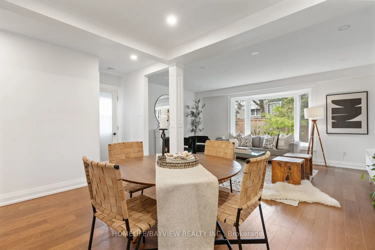 255 Stouffer Street W