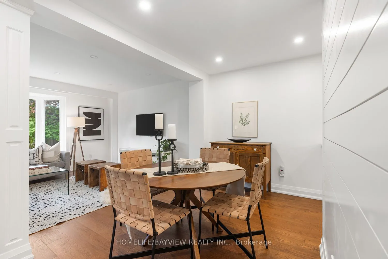 255 Stouffer Street W