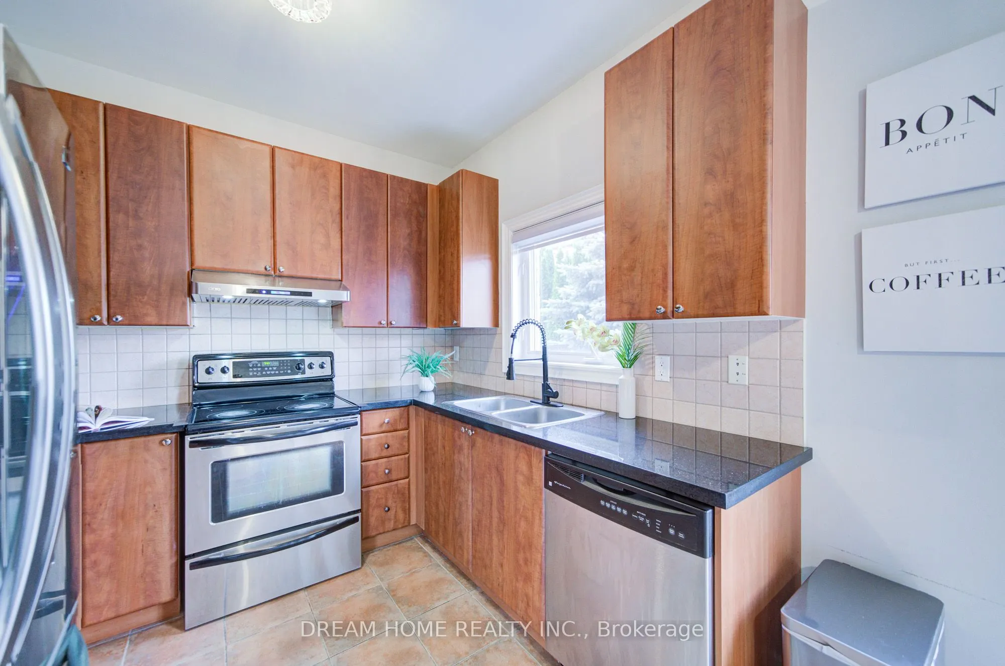 172 Tom Taylor Crescent