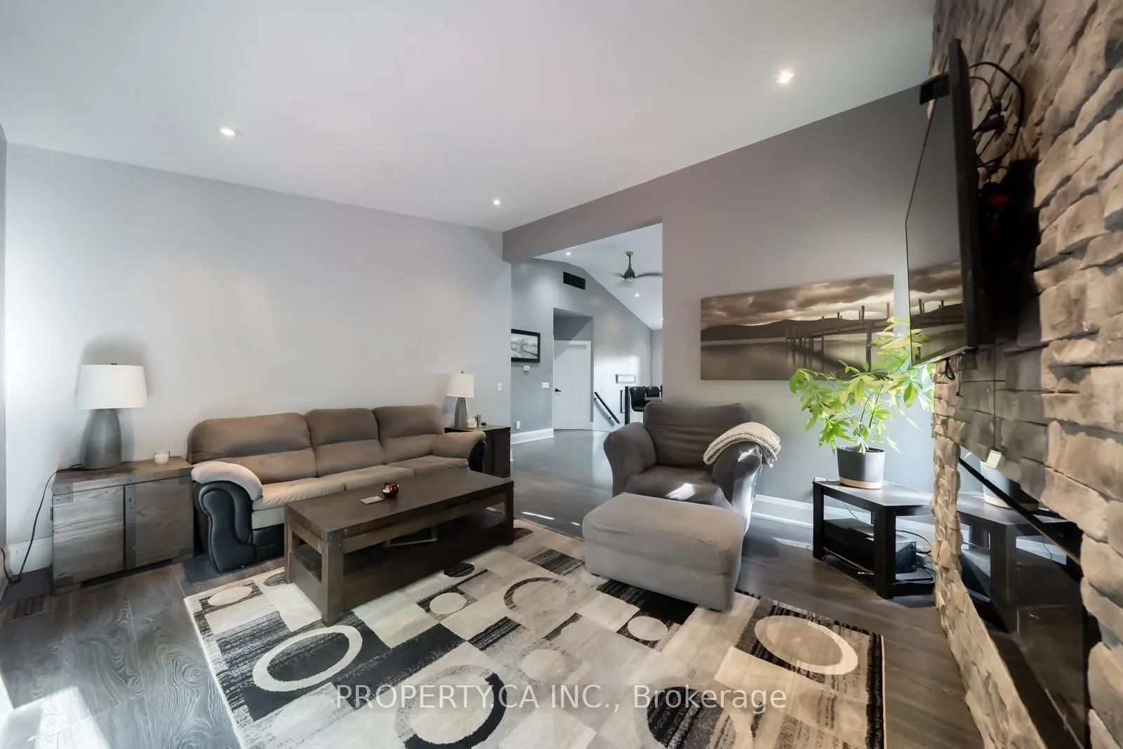 176 Pleasant Boulevard