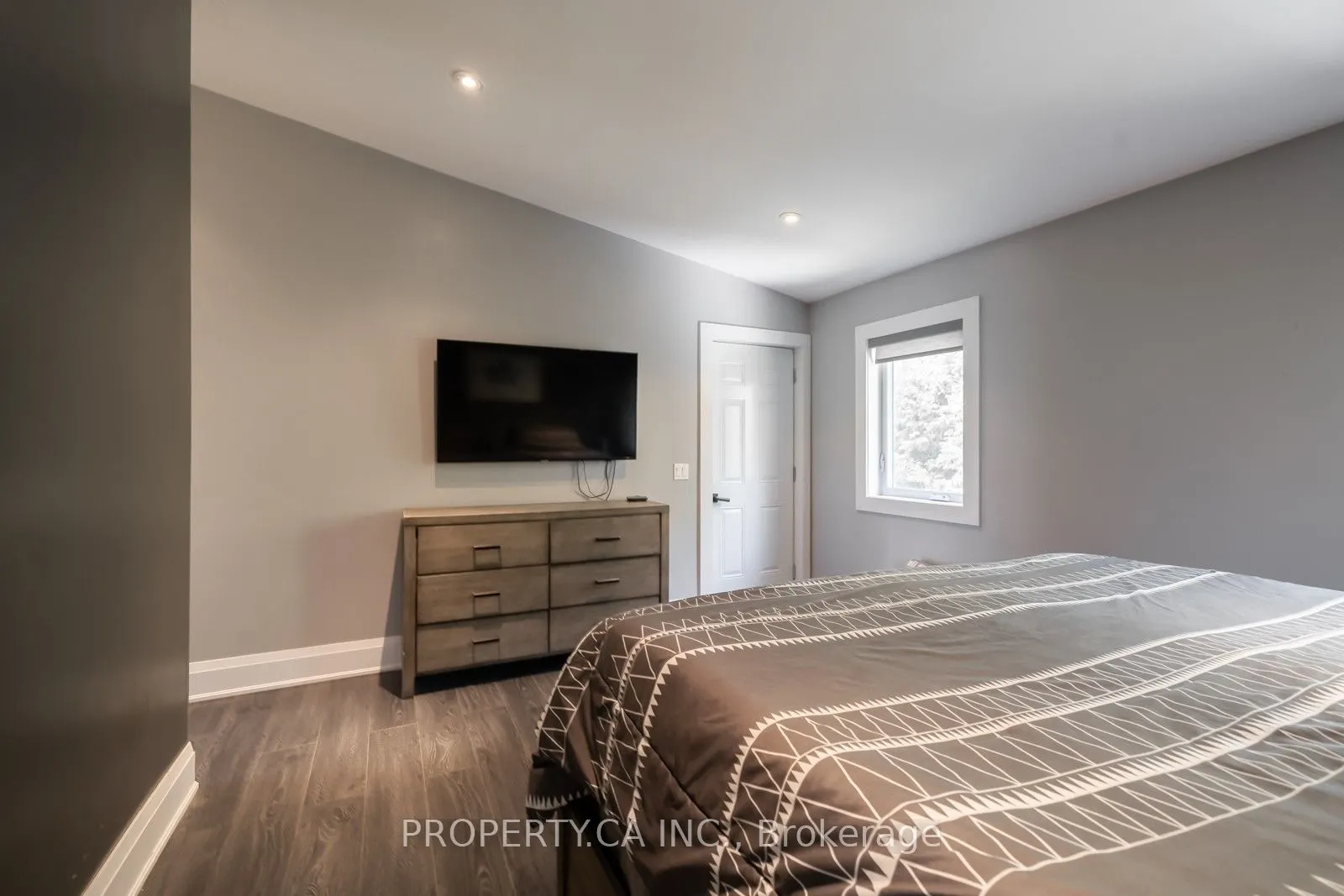 176 Pleasant Boulevard