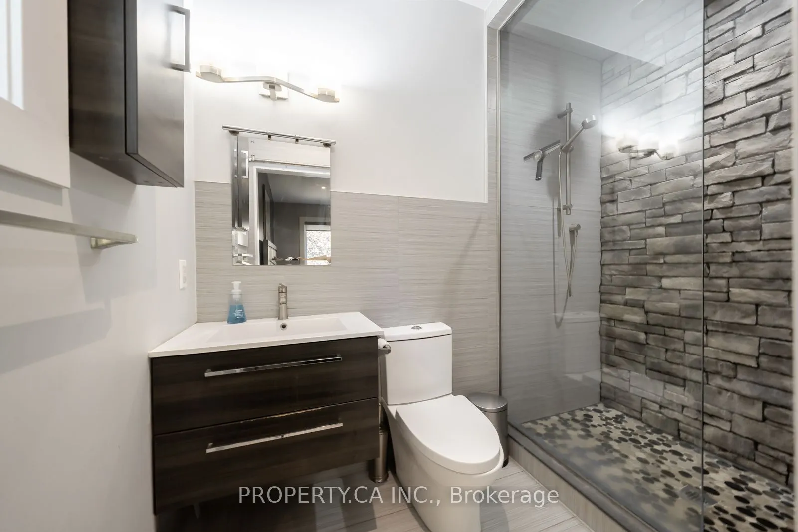 176 Pleasant Boulevard