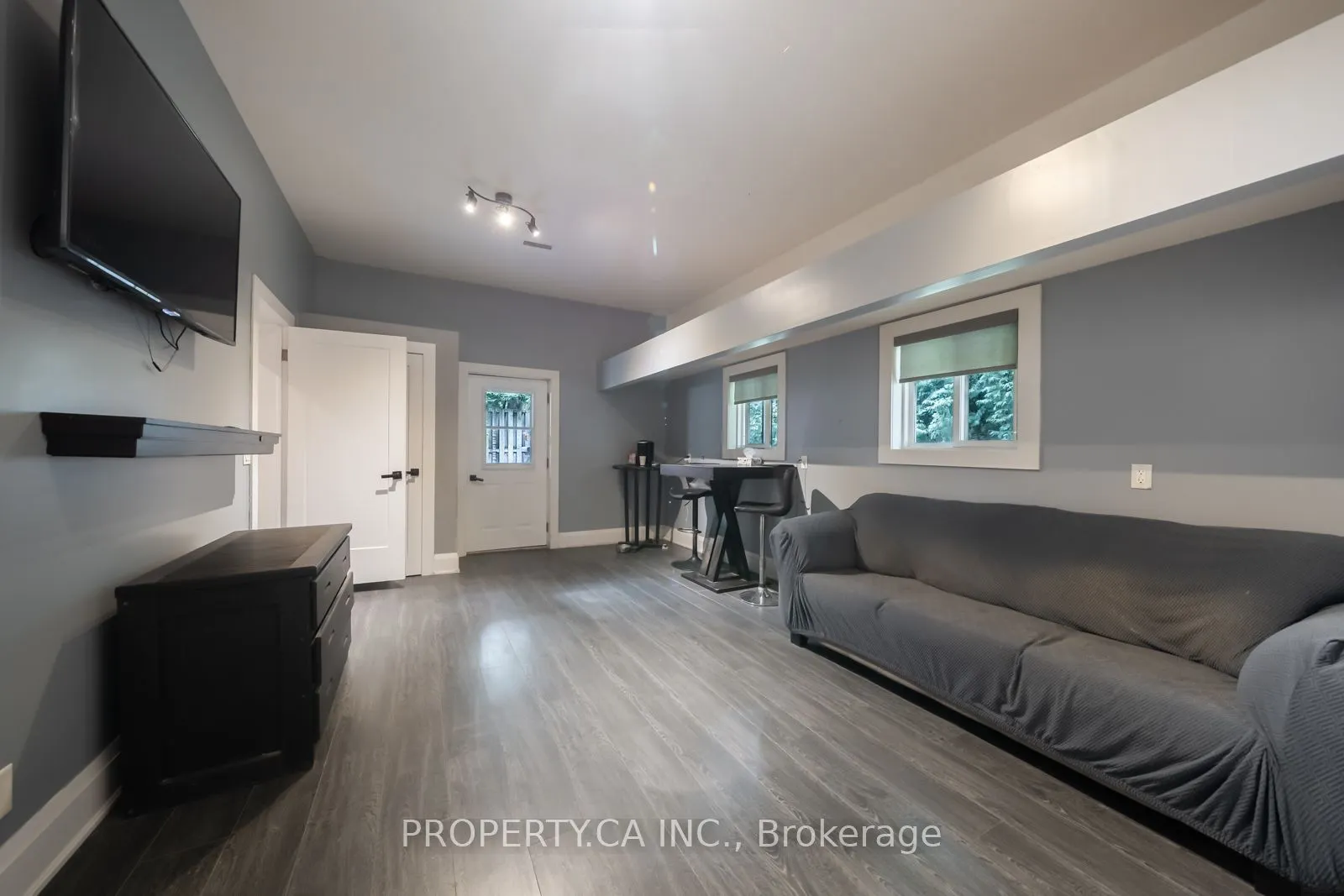 176 Pleasant Boulevard